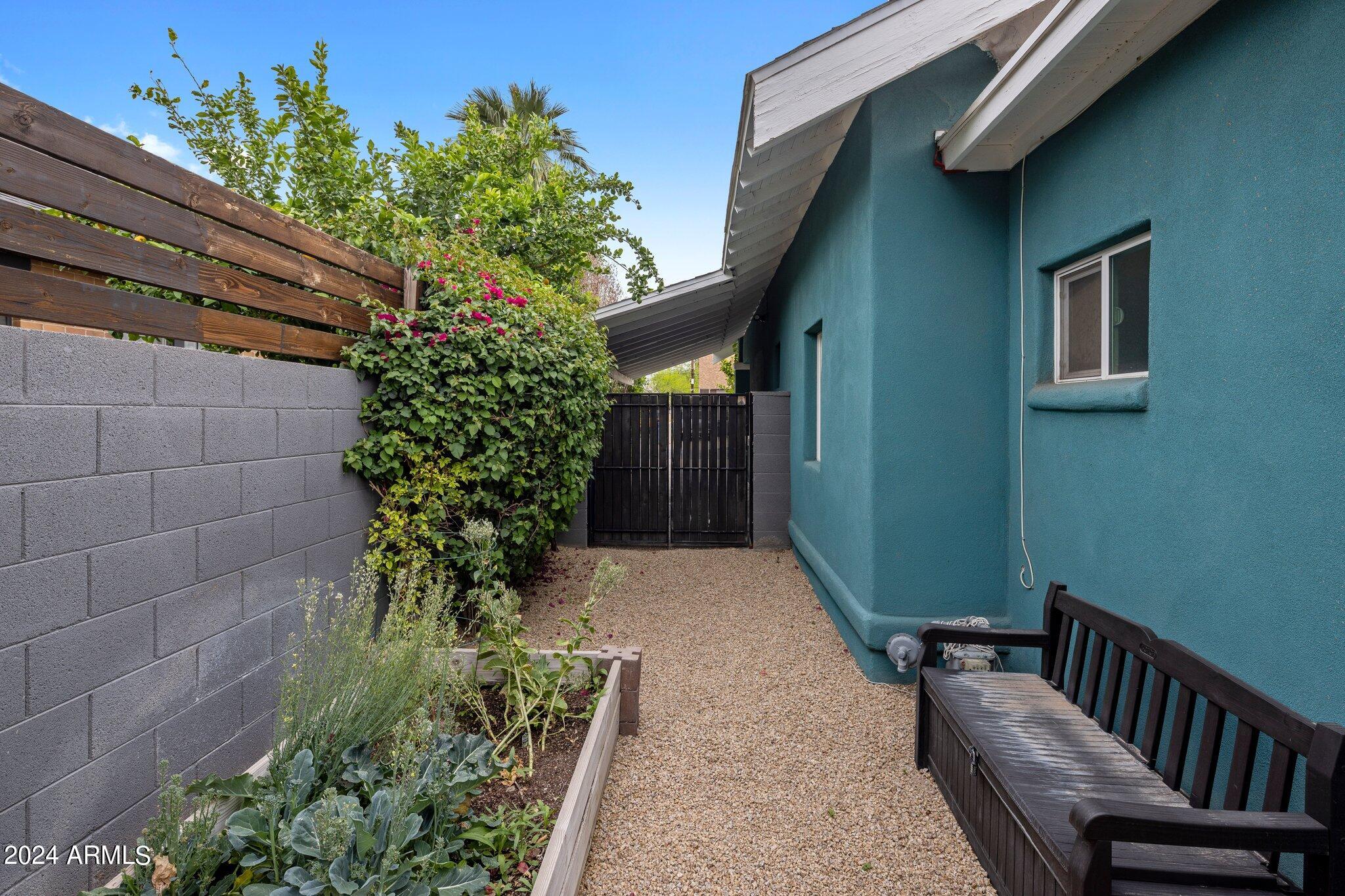 730 E MCKINLEY Street