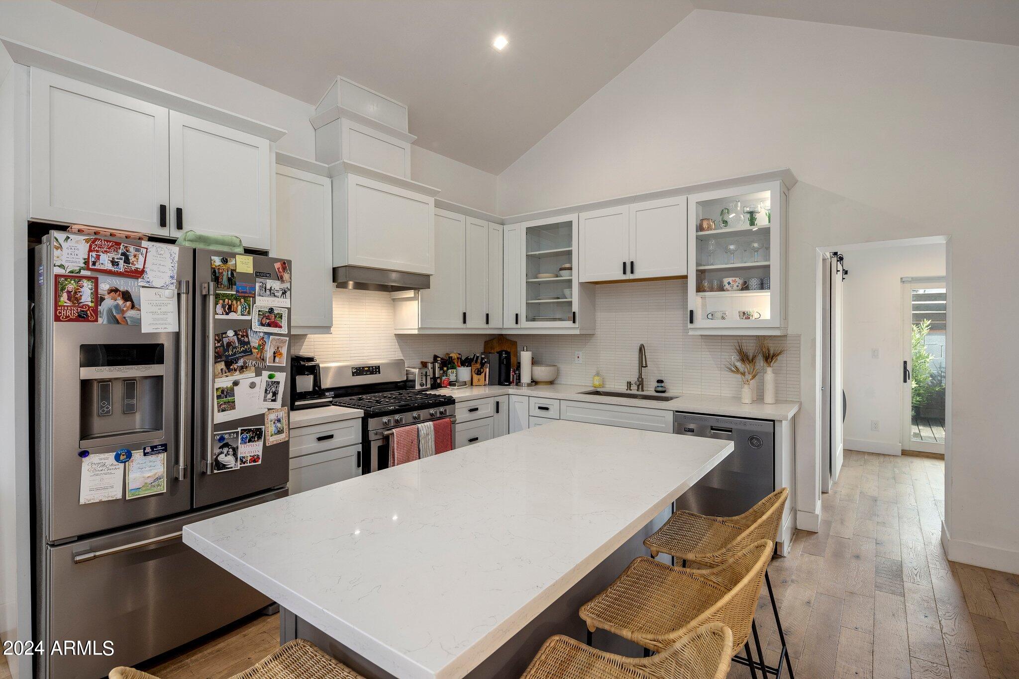 730 E MCKINLEY Street