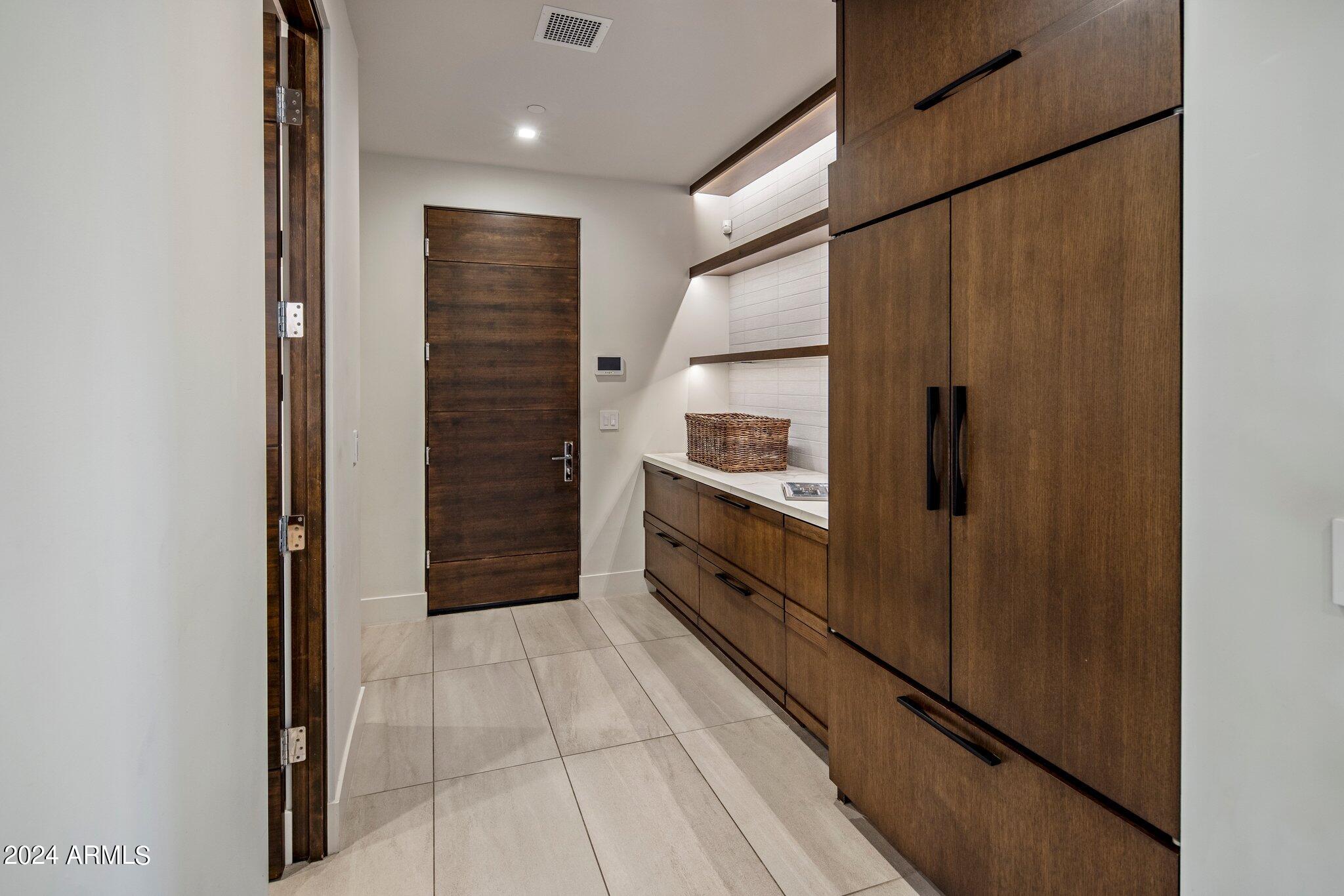 9957 E LARKSPUR Drive