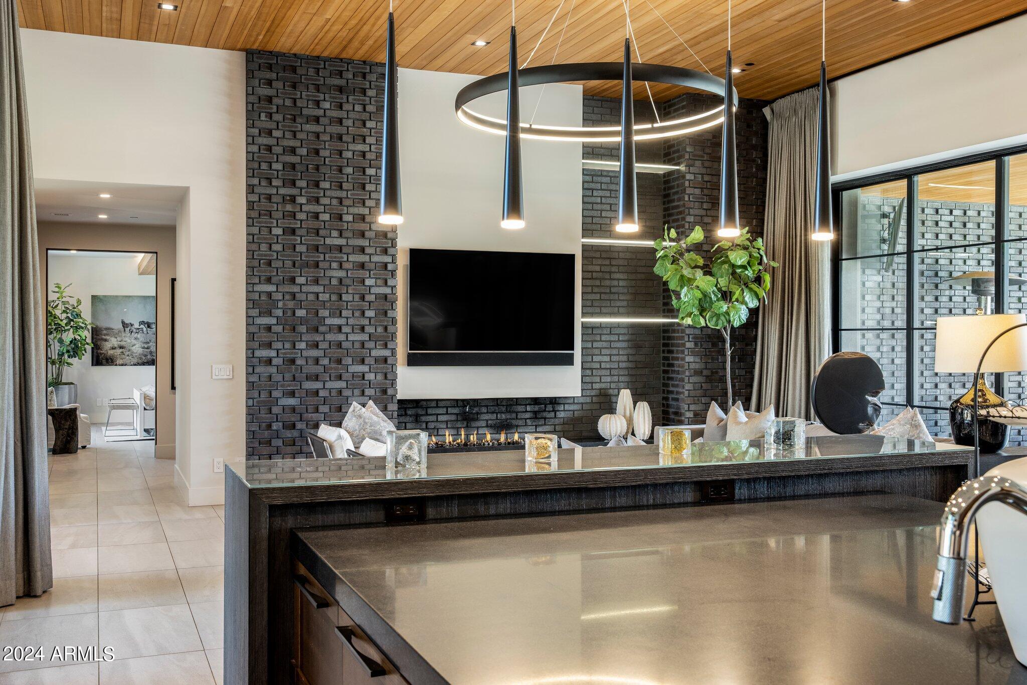 9957 E LARKSPUR Drive