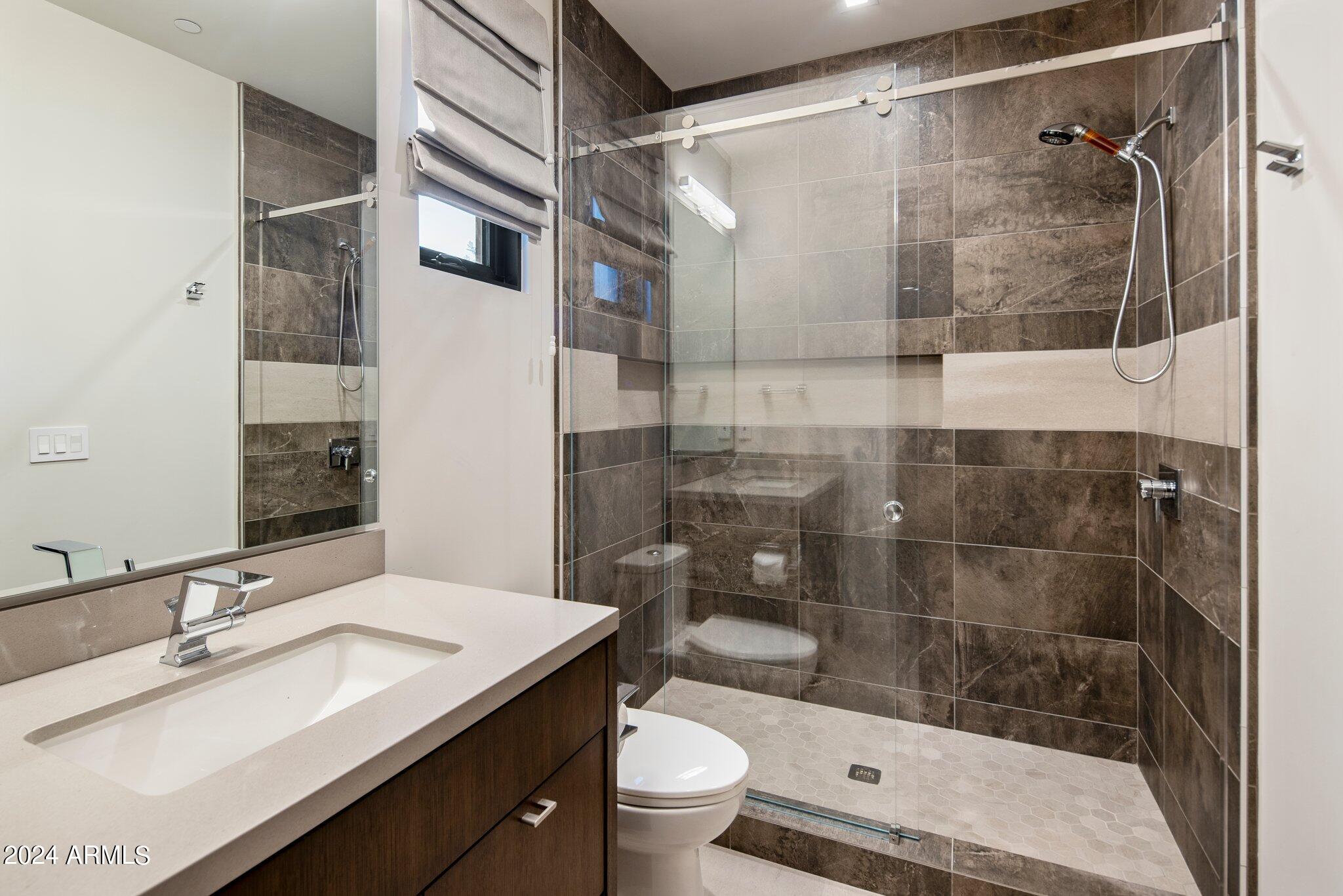 9957 E LARKSPUR Drive