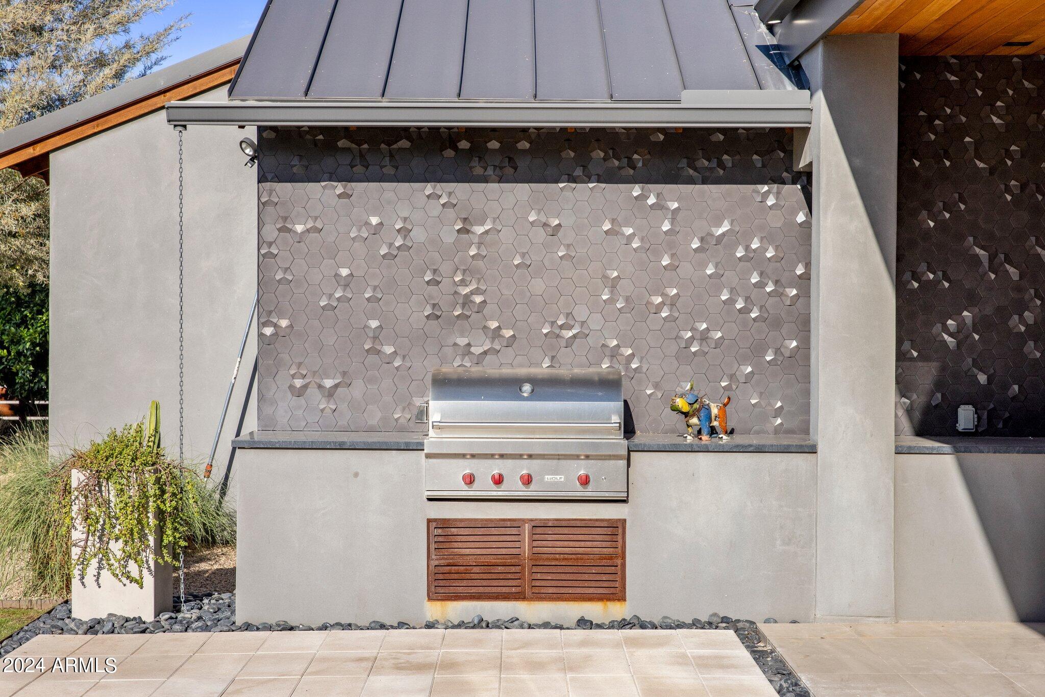 9957 E LARKSPUR Drive