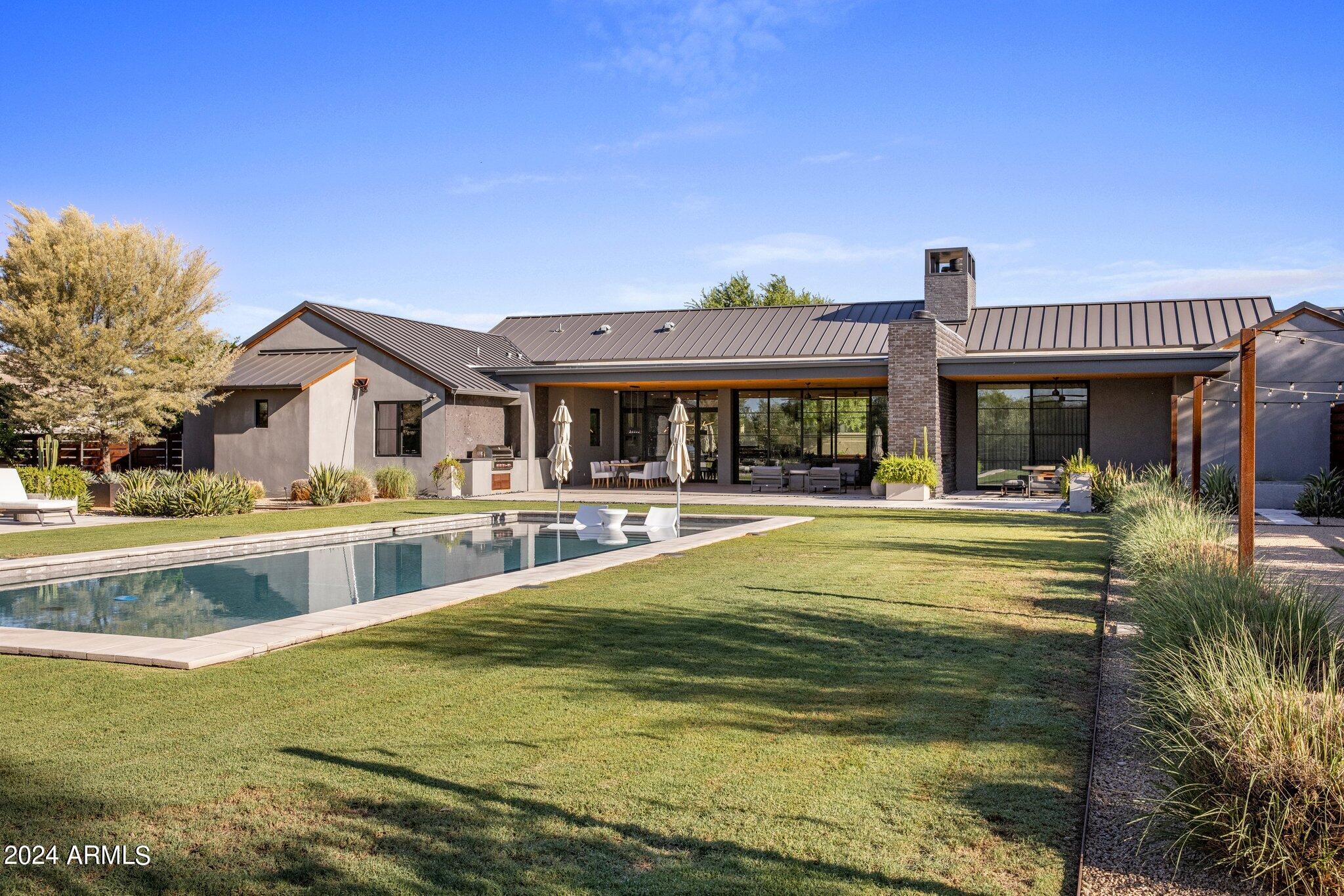 9957 E LARKSPUR Drive