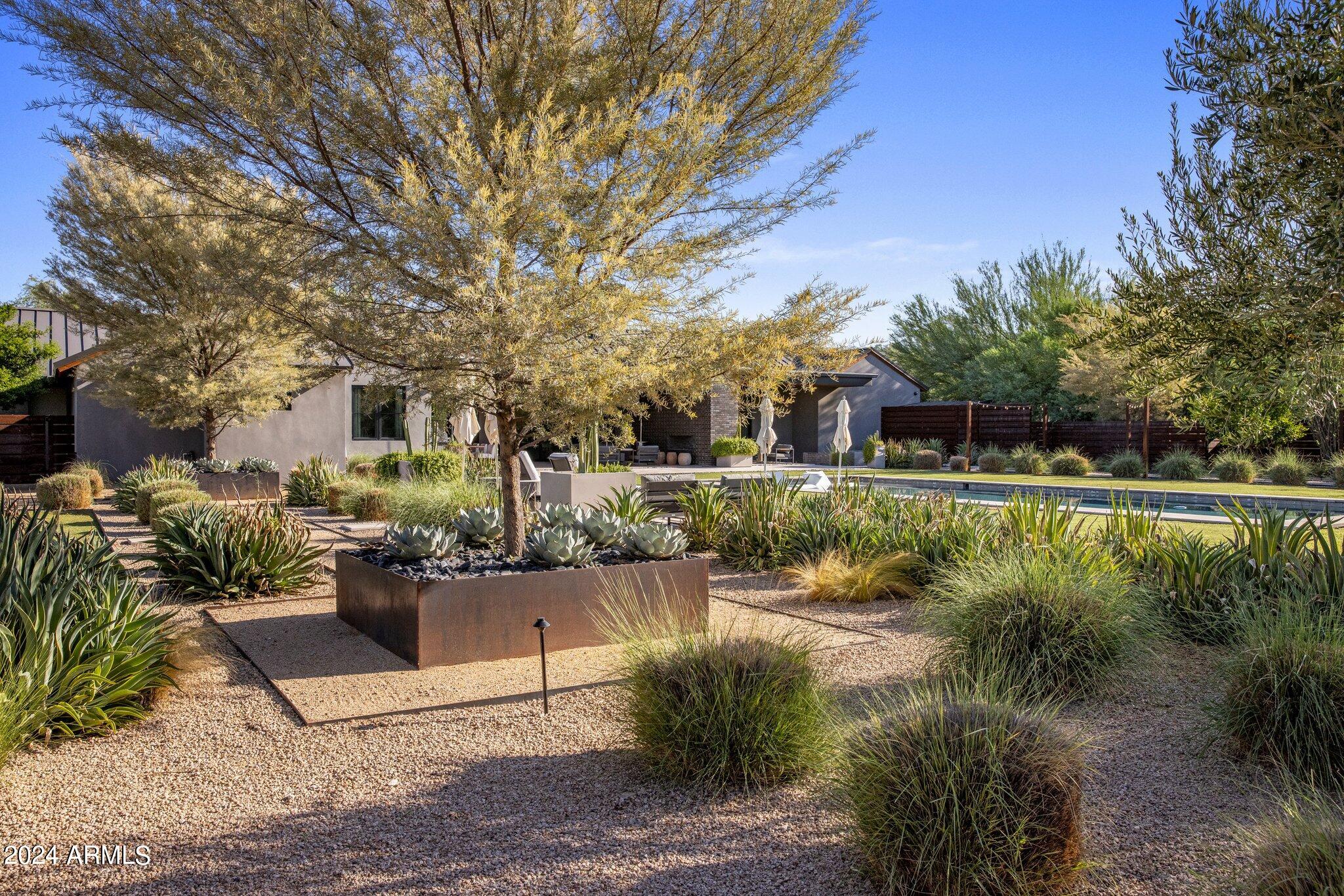 9957 E LARKSPUR Drive