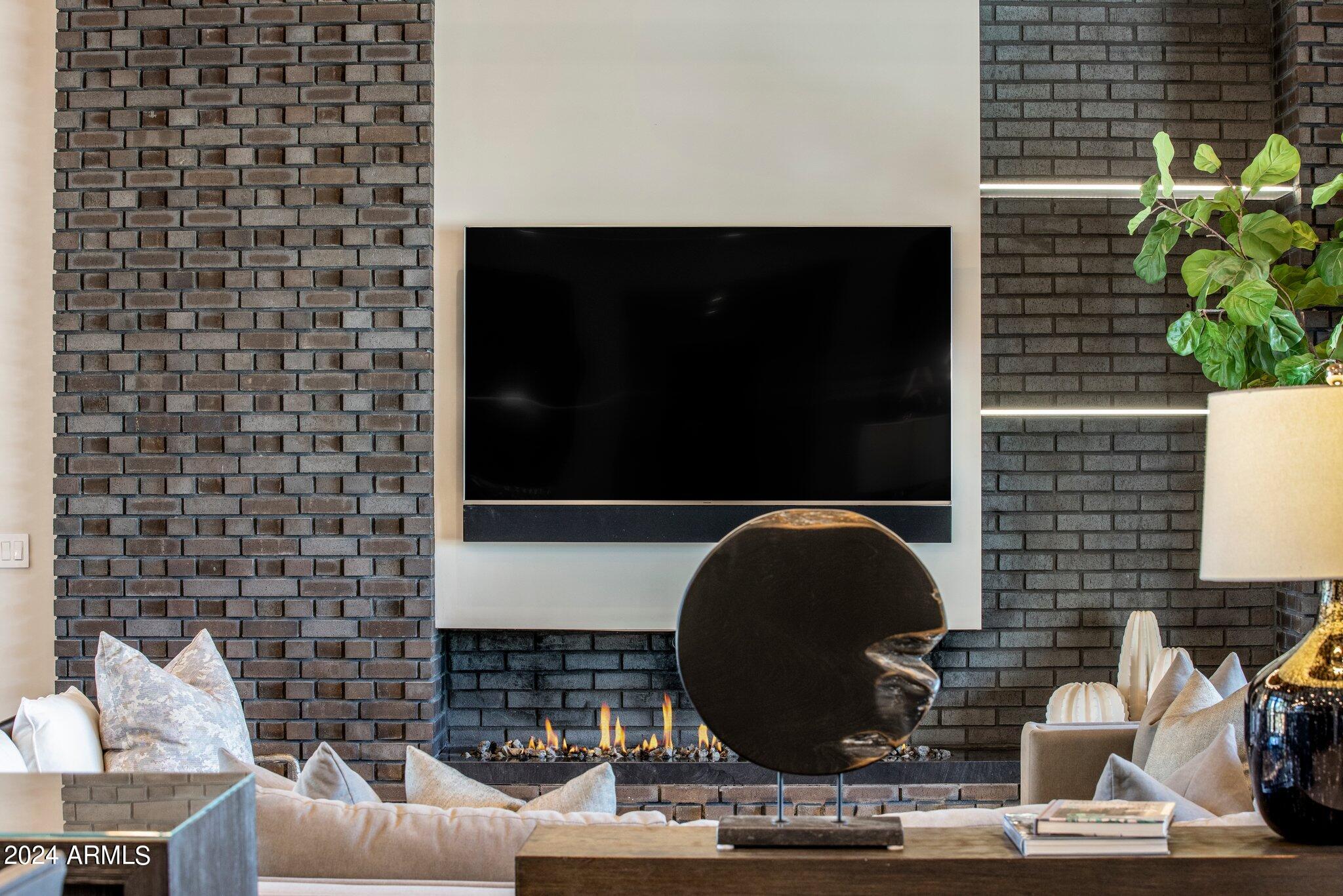 9957 E LARKSPUR Drive