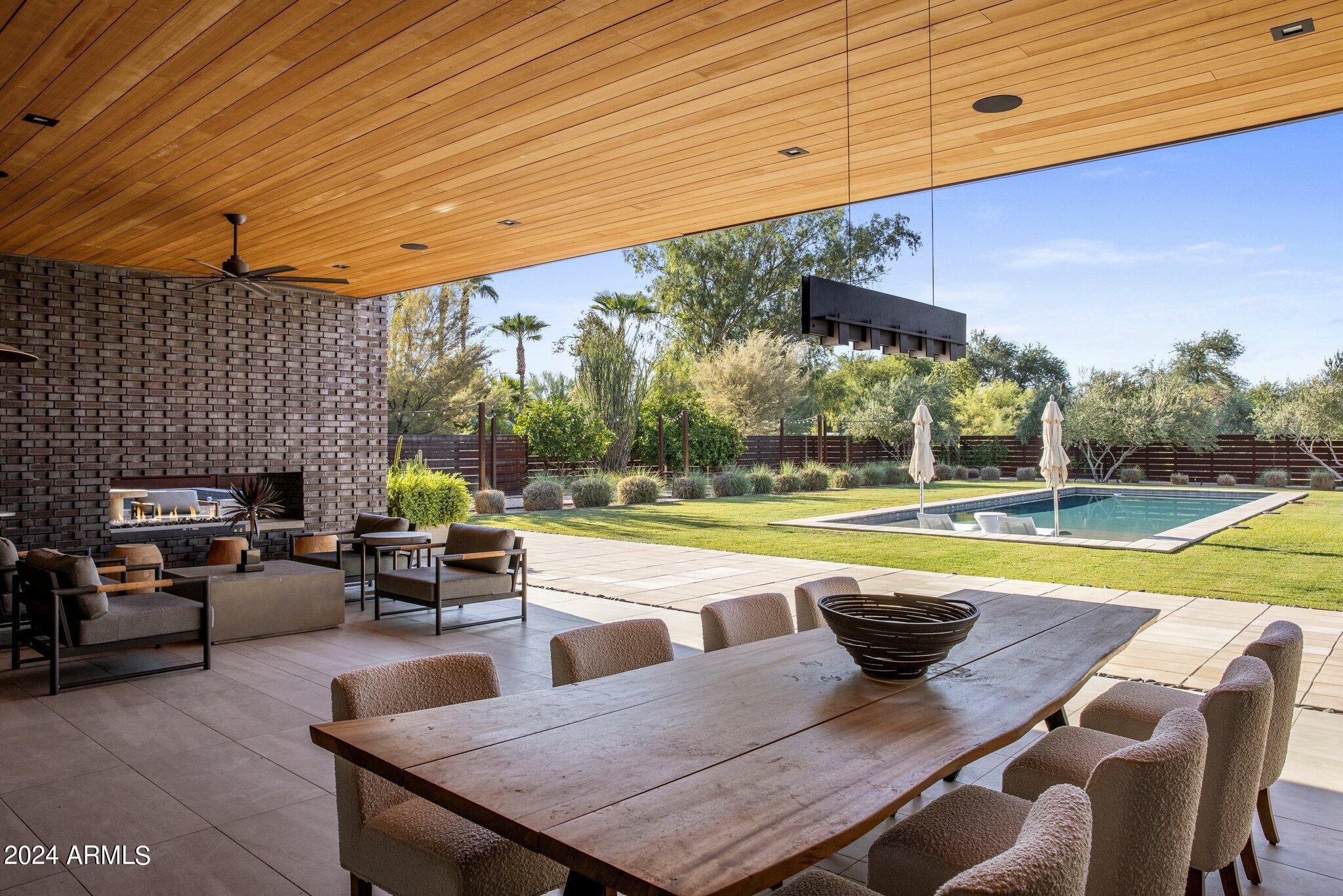 9957 E LARKSPUR Drive