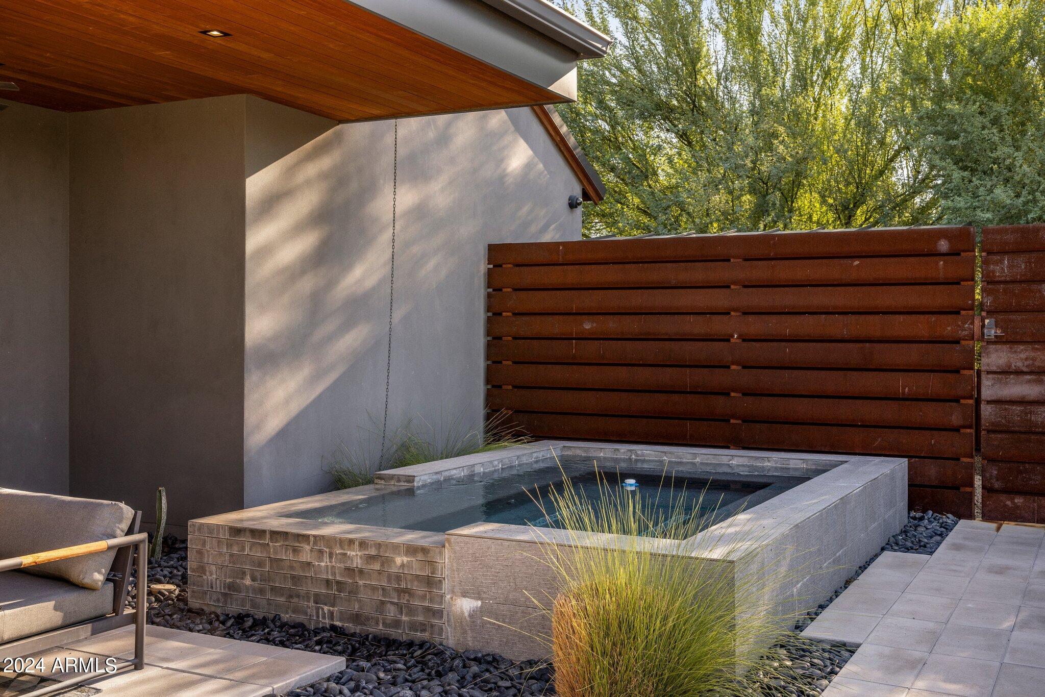 9957 E LARKSPUR Drive