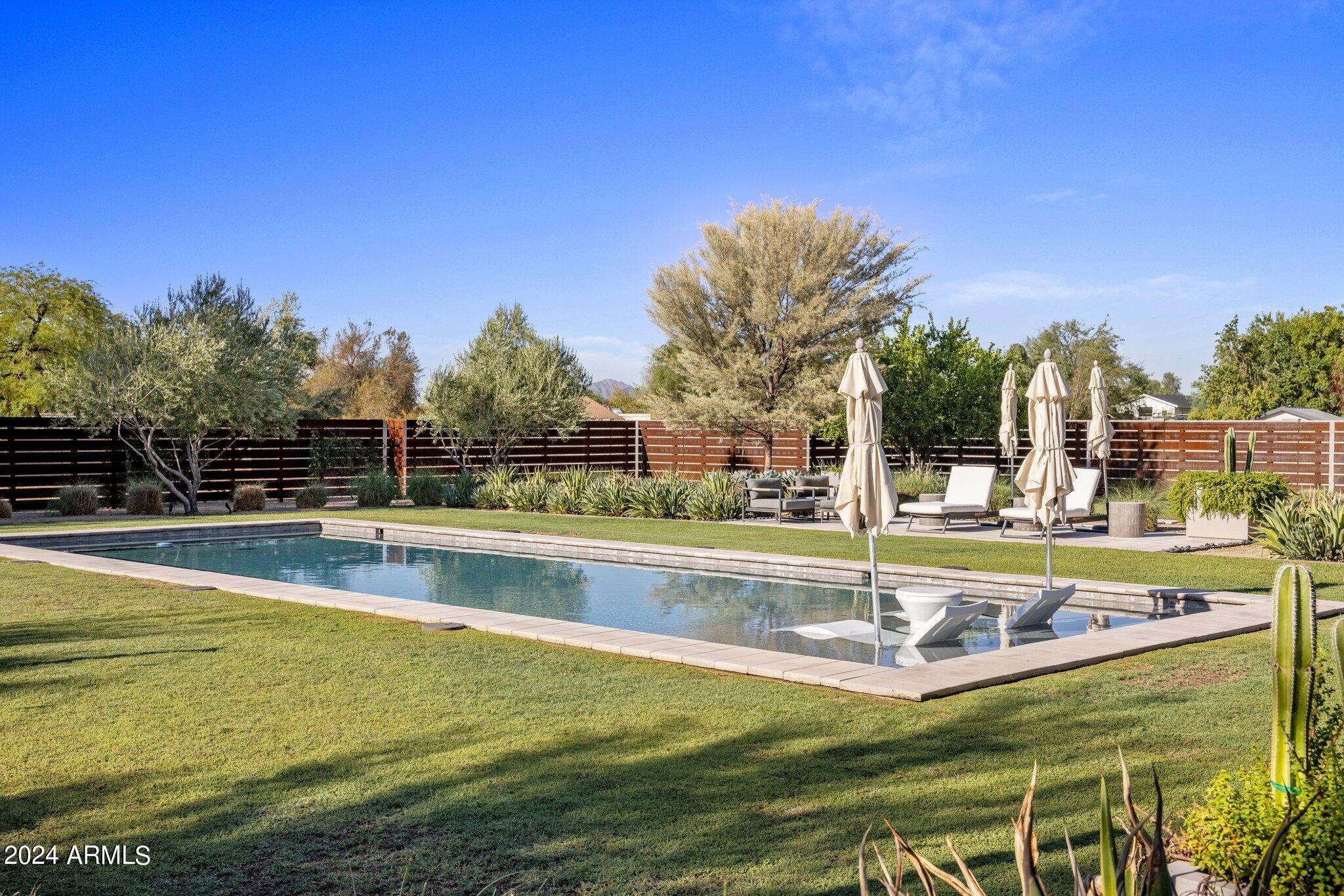 9957 E LARKSPUR Drive