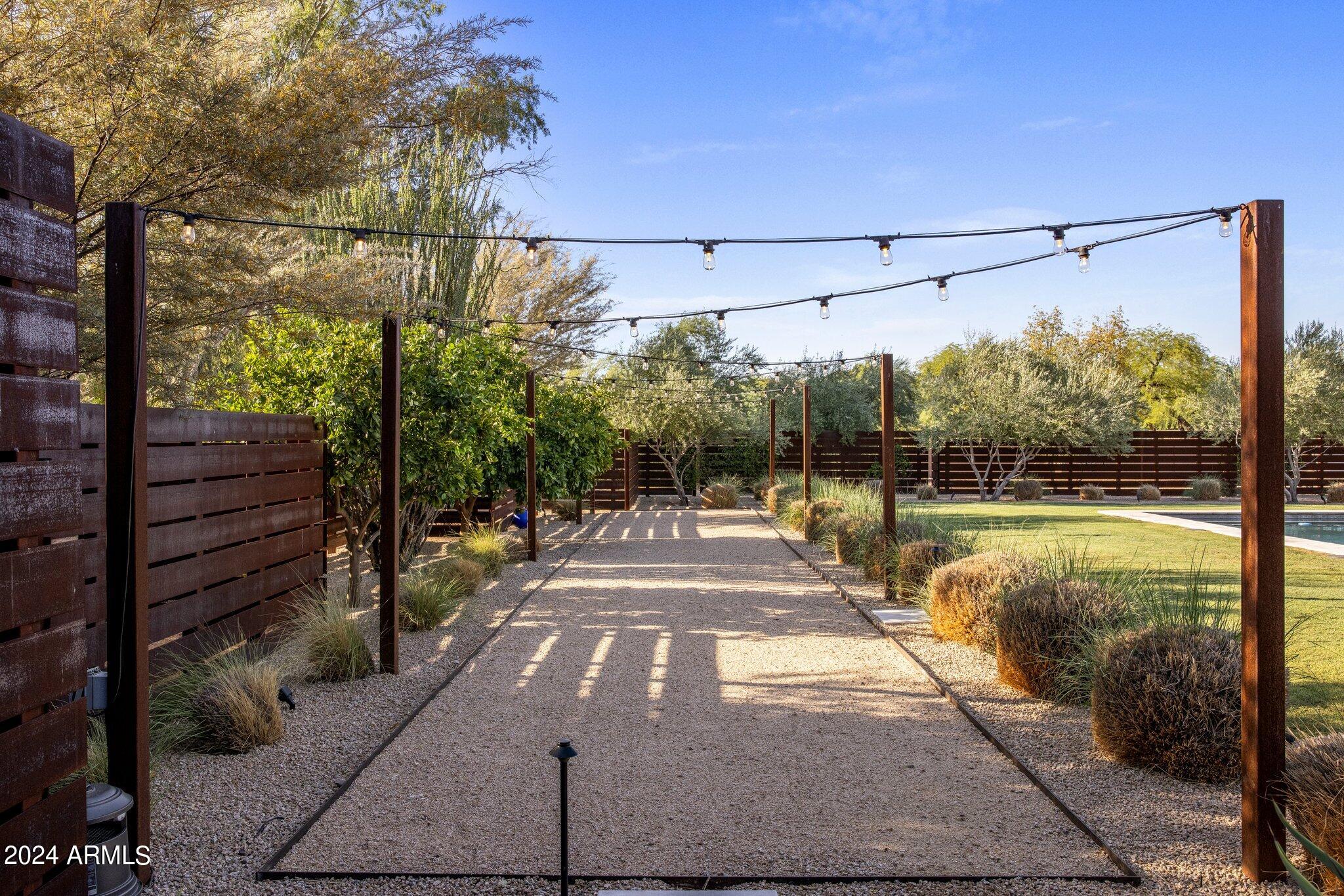 9957 E LARKSPUR Drive