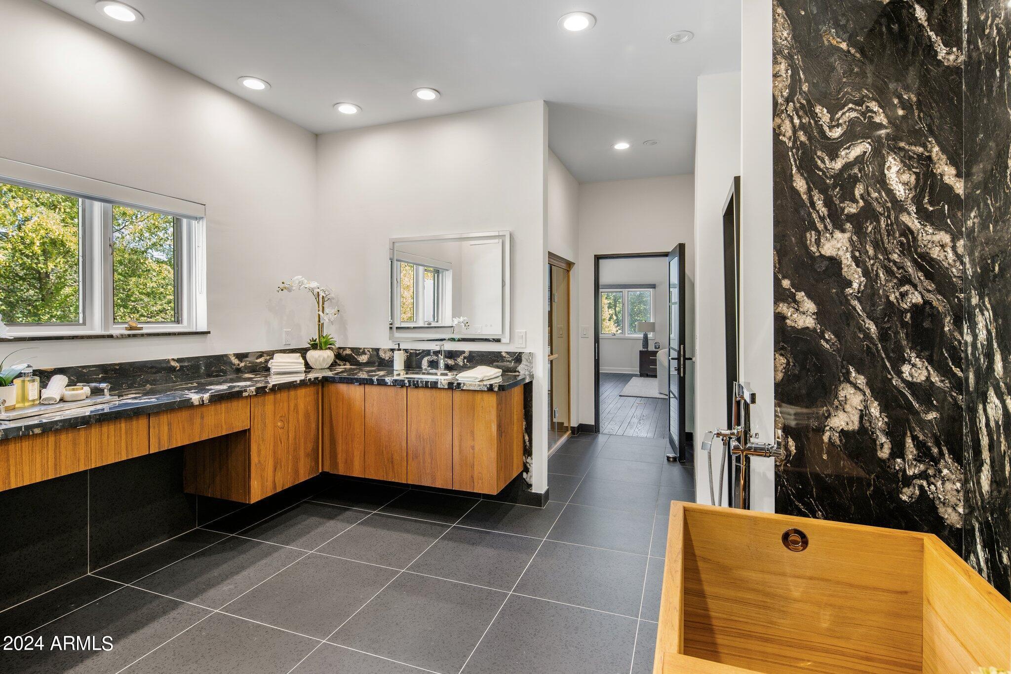 6644 E EXETER Boulevard