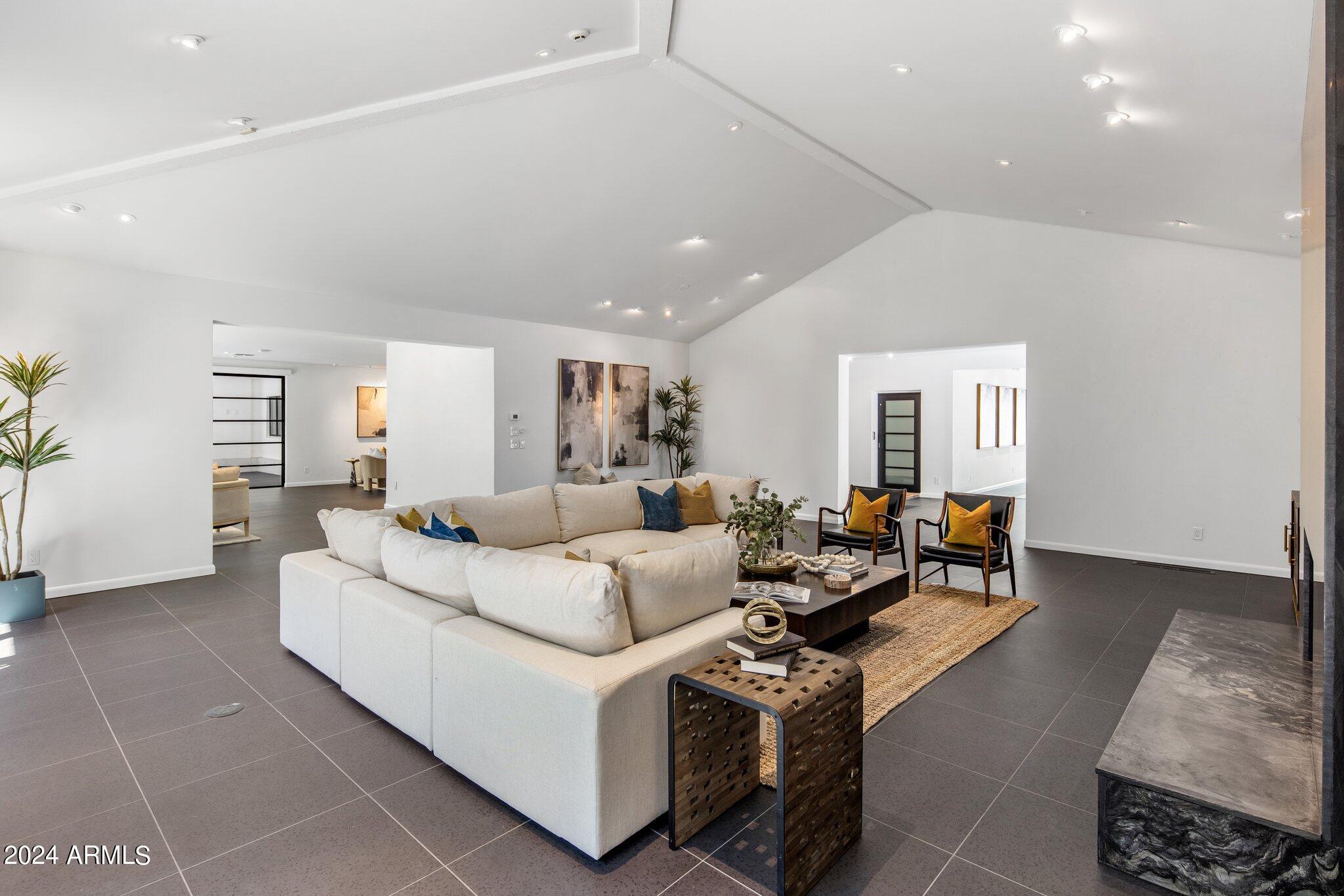 6644 E EXETER Boulevard