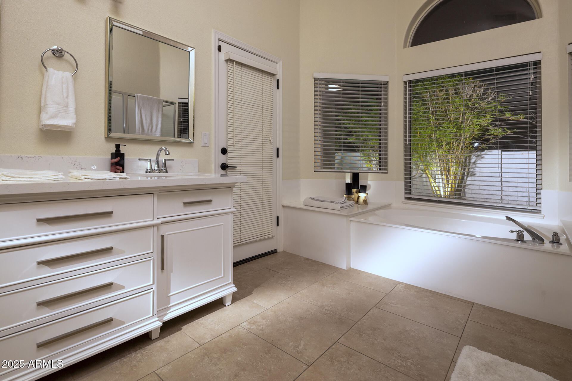 9455 E VOLTAIRE Drive