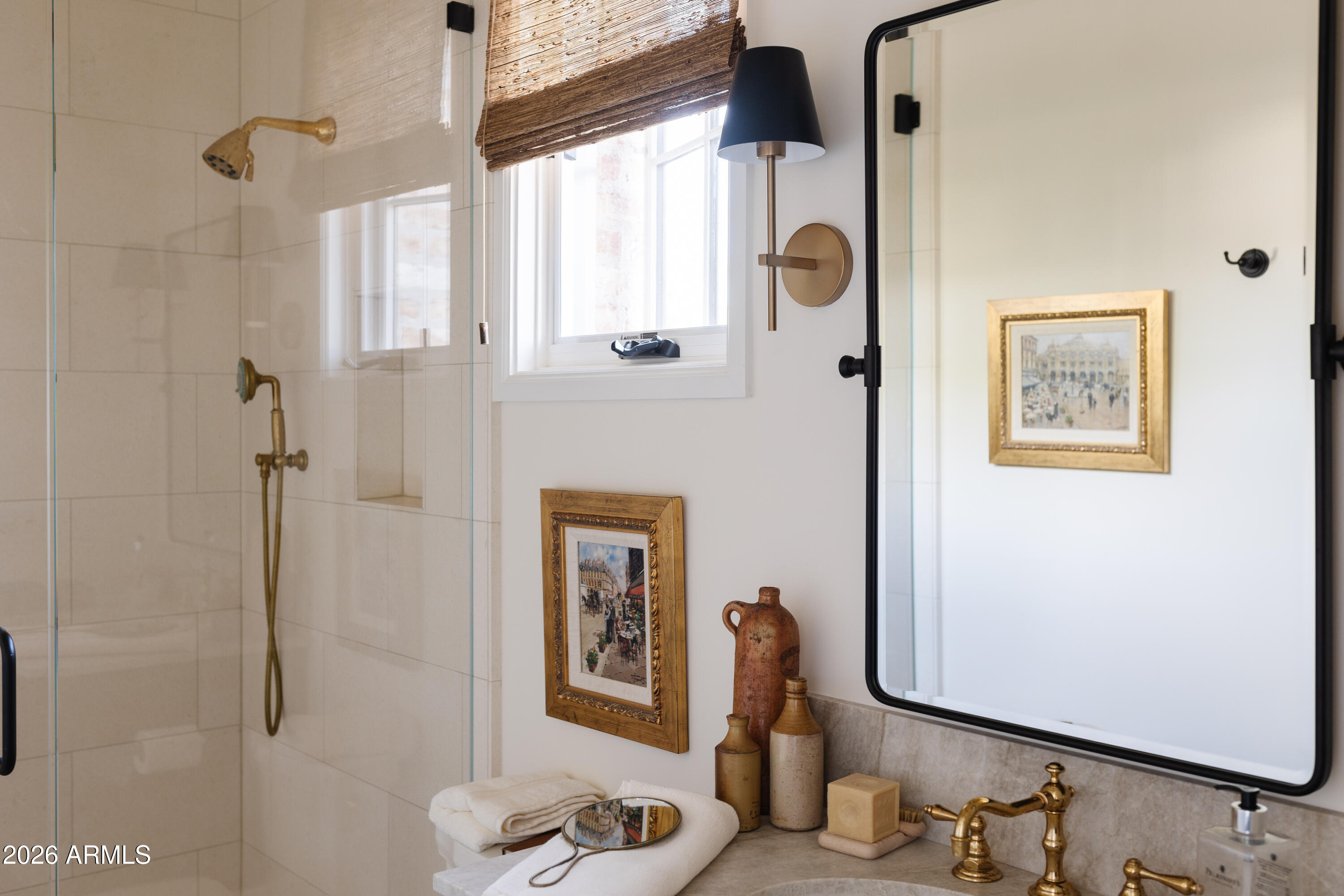 5635 E LINCOLN Drive 60