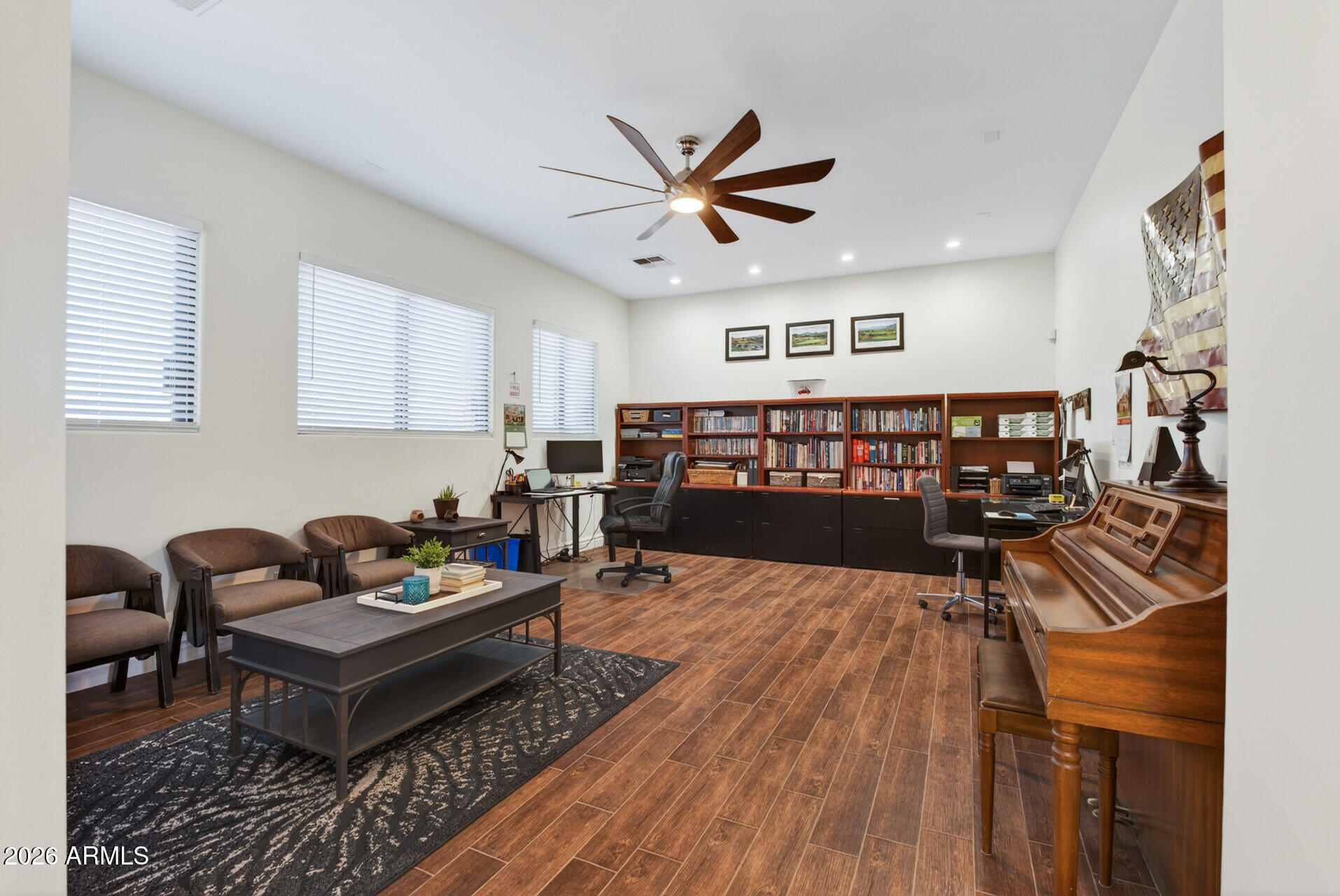 3012 W SOUTH MOUNTAIN Avenue