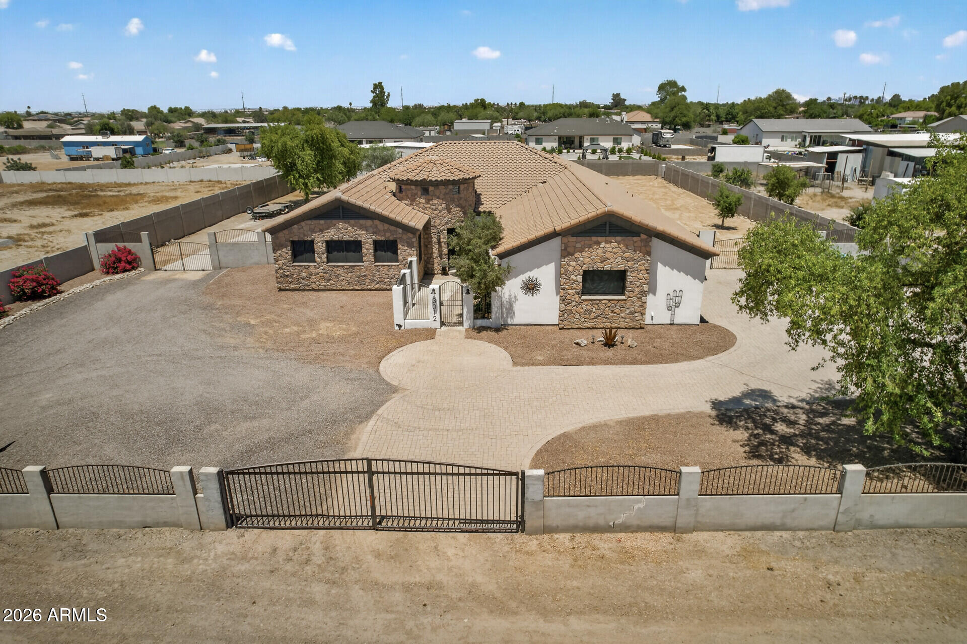 3012 W SOUTH MOUNTAIN Avenue