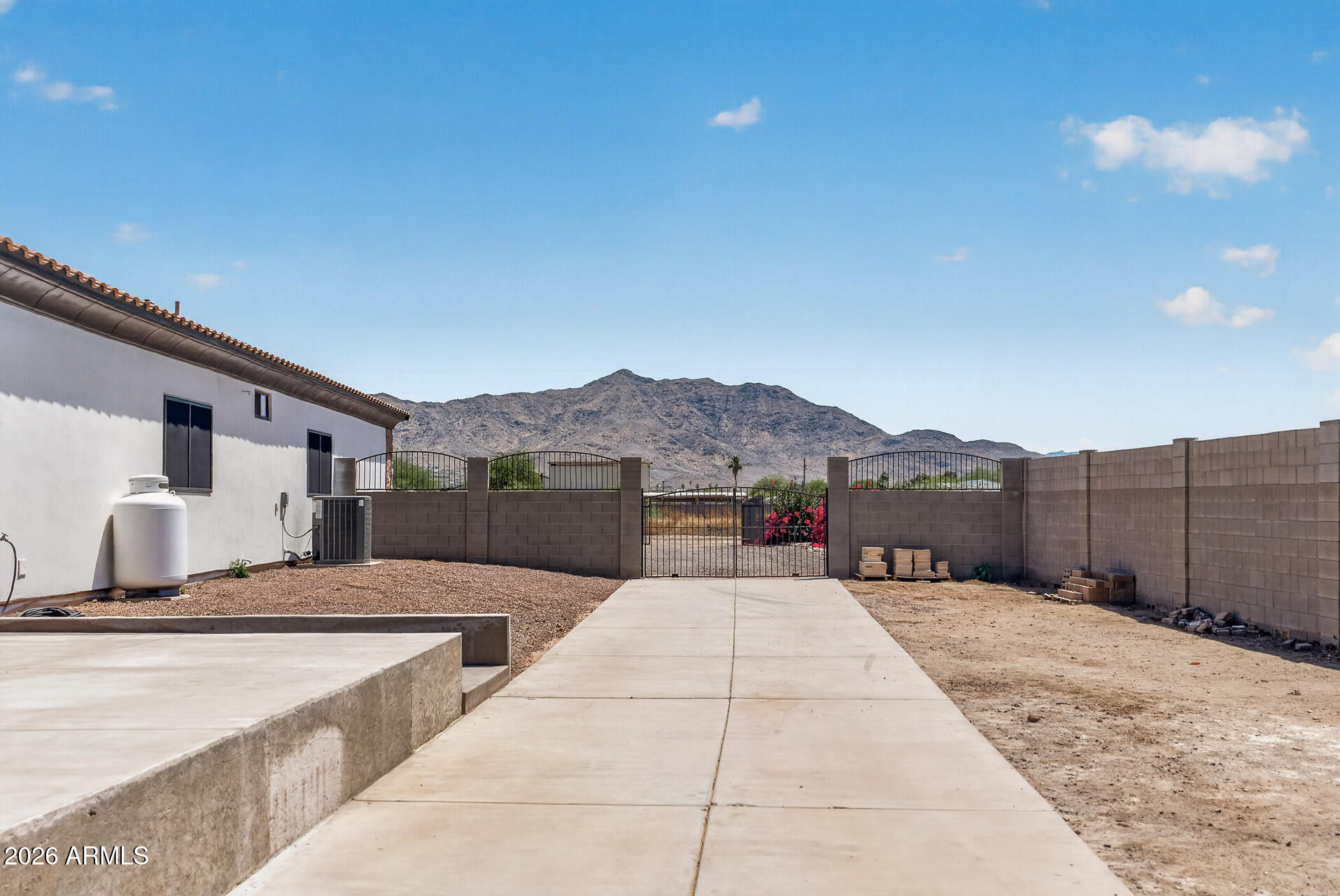 3012 W SOUTH MOUNTAIN Avenue