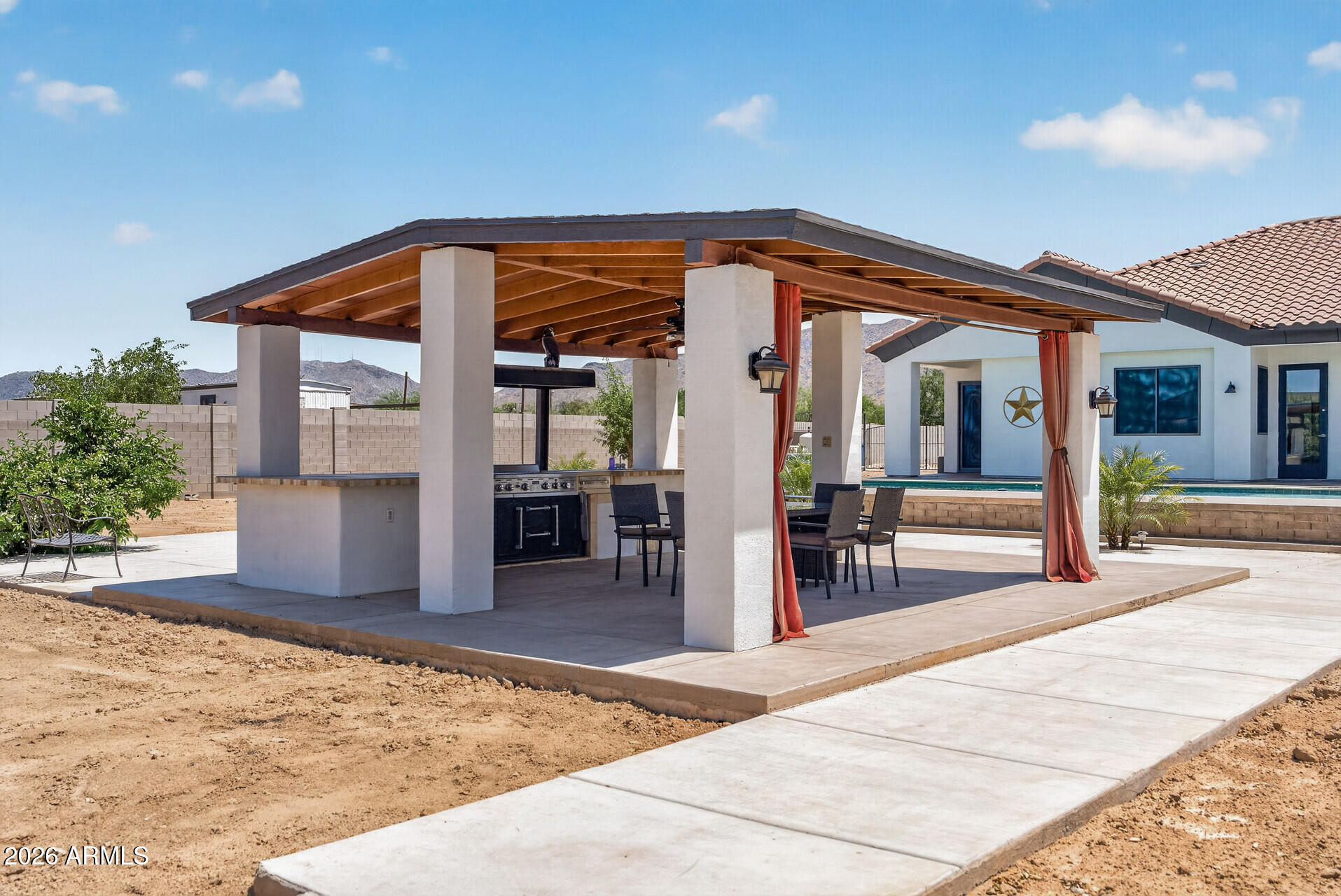 3012 W SOUTH MOUNTAIN Avenue