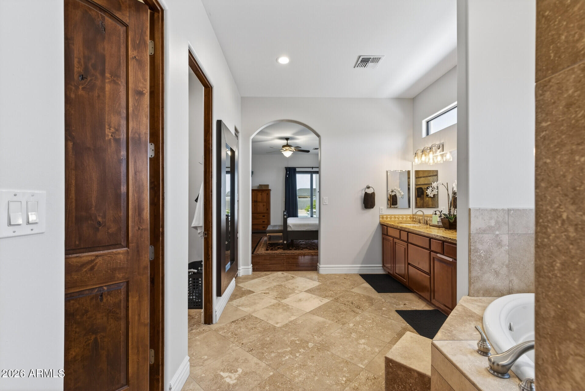 3012 W SOUTH MOUNTAIN Avenue