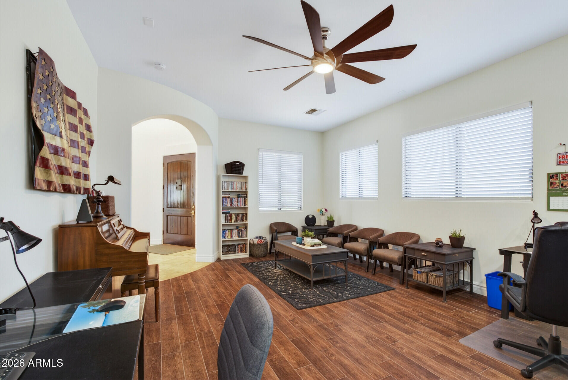 3012 W SOUTH MOUNTAIN Avenue