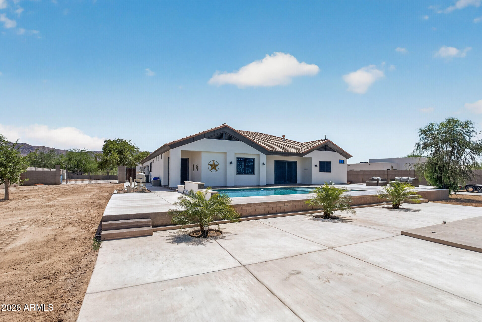3012 W SOUTH MOUNTAIN Avenue