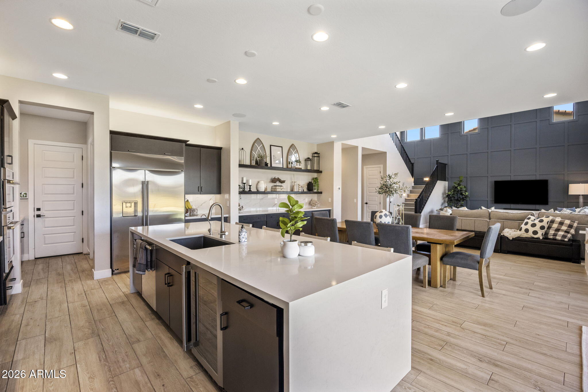 1838 E VILLA LINDA Drive