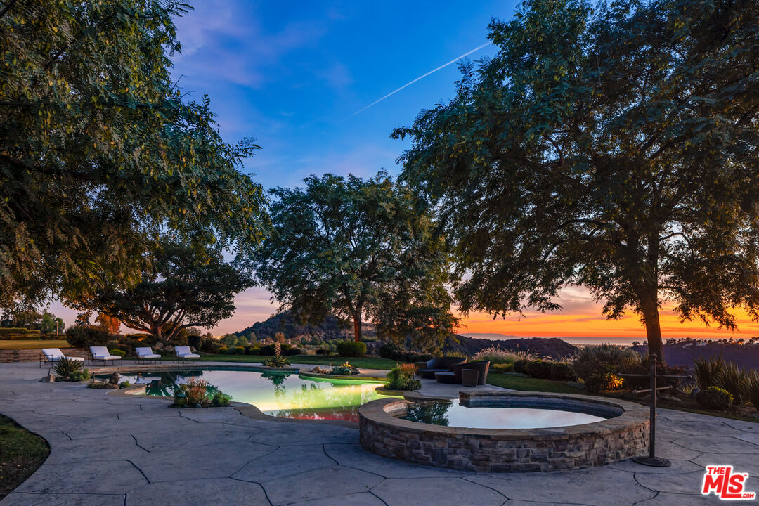 11 Beverly Ridge Ter Beverly Hills, CA 90210