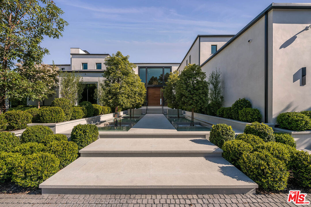 73 Beverly Park Ln