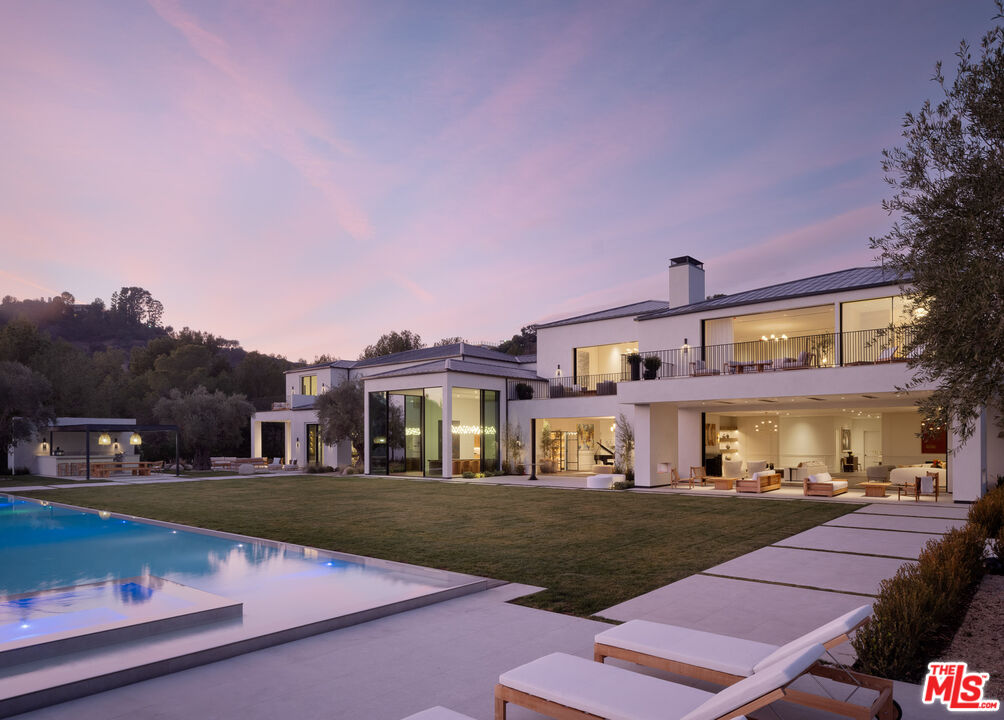 73 Beverly Park Ln