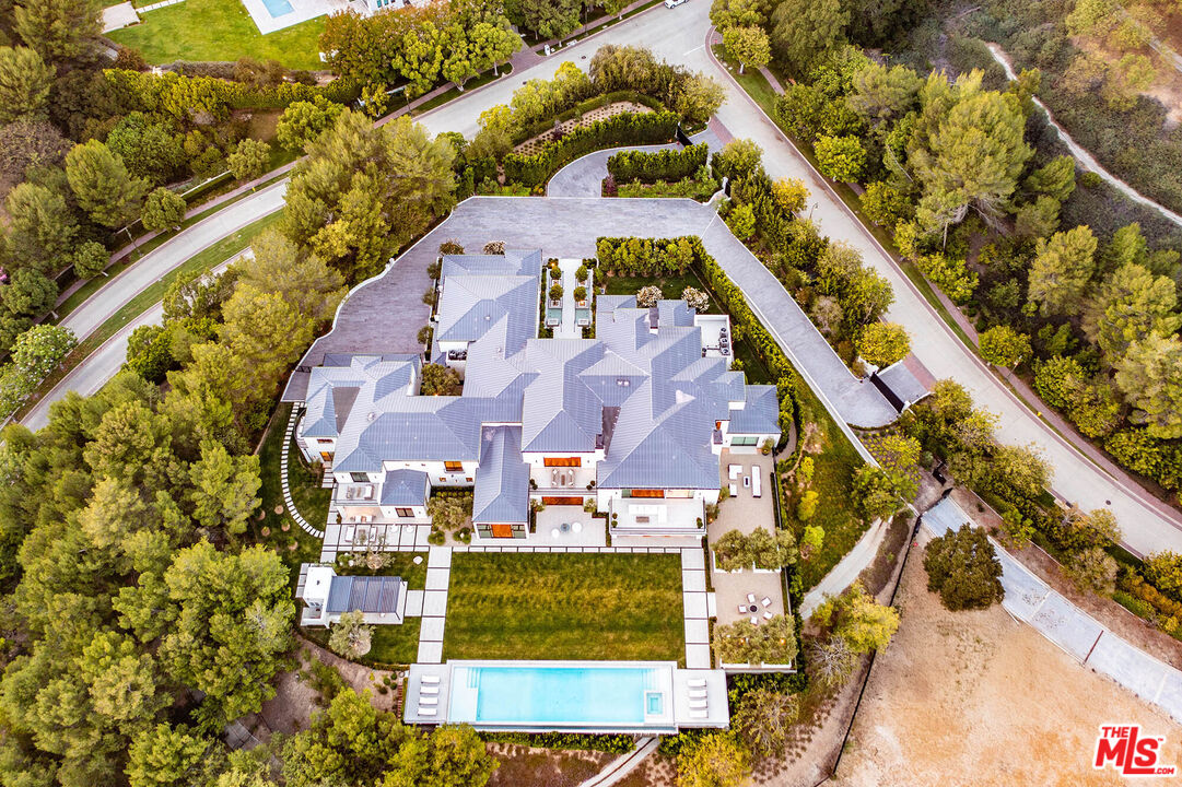 73 Beverly Park Ln
