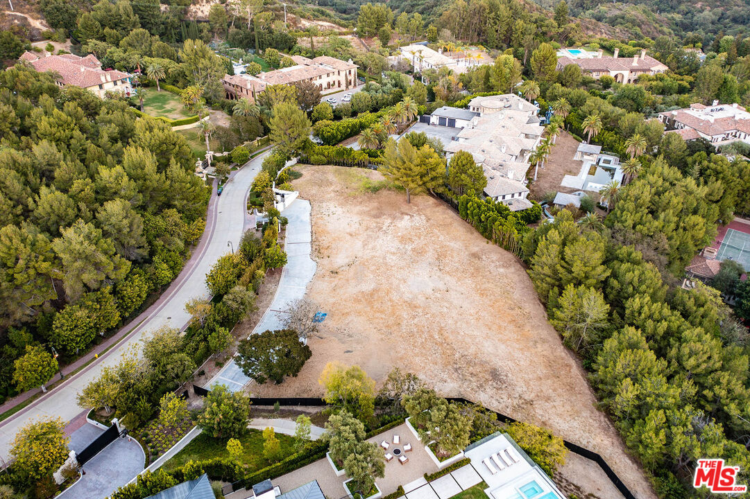 74 Beverly Park Ln