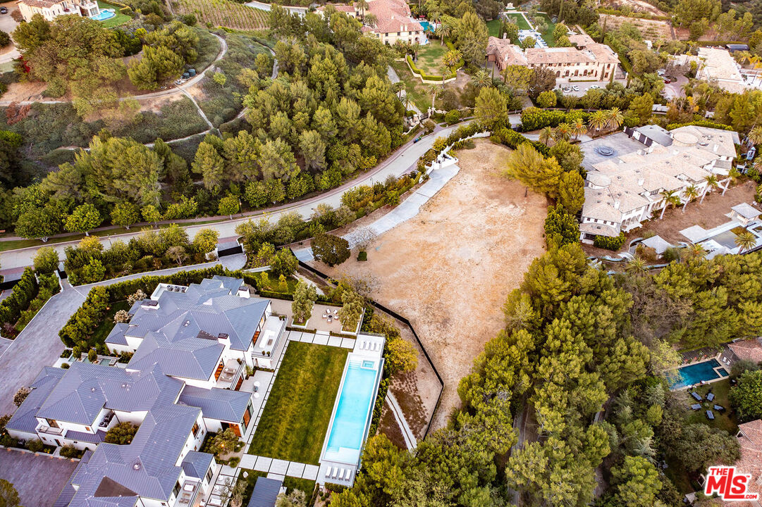 74 Beverly Park Ln