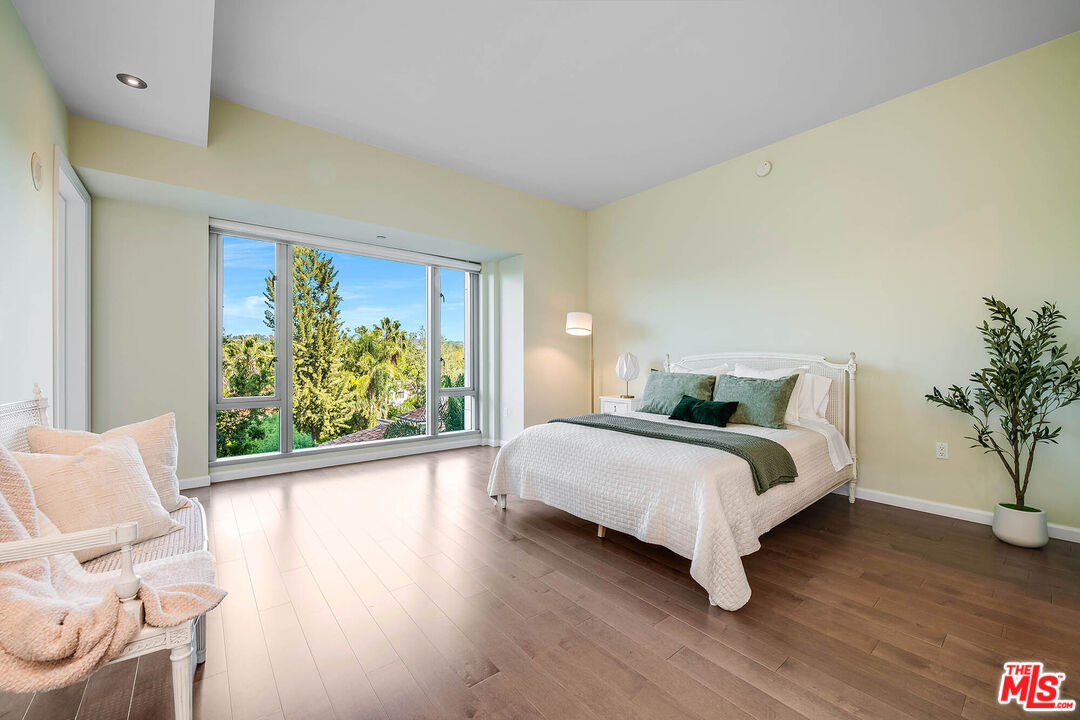 10727 Wilshire Blvd Unit: 502