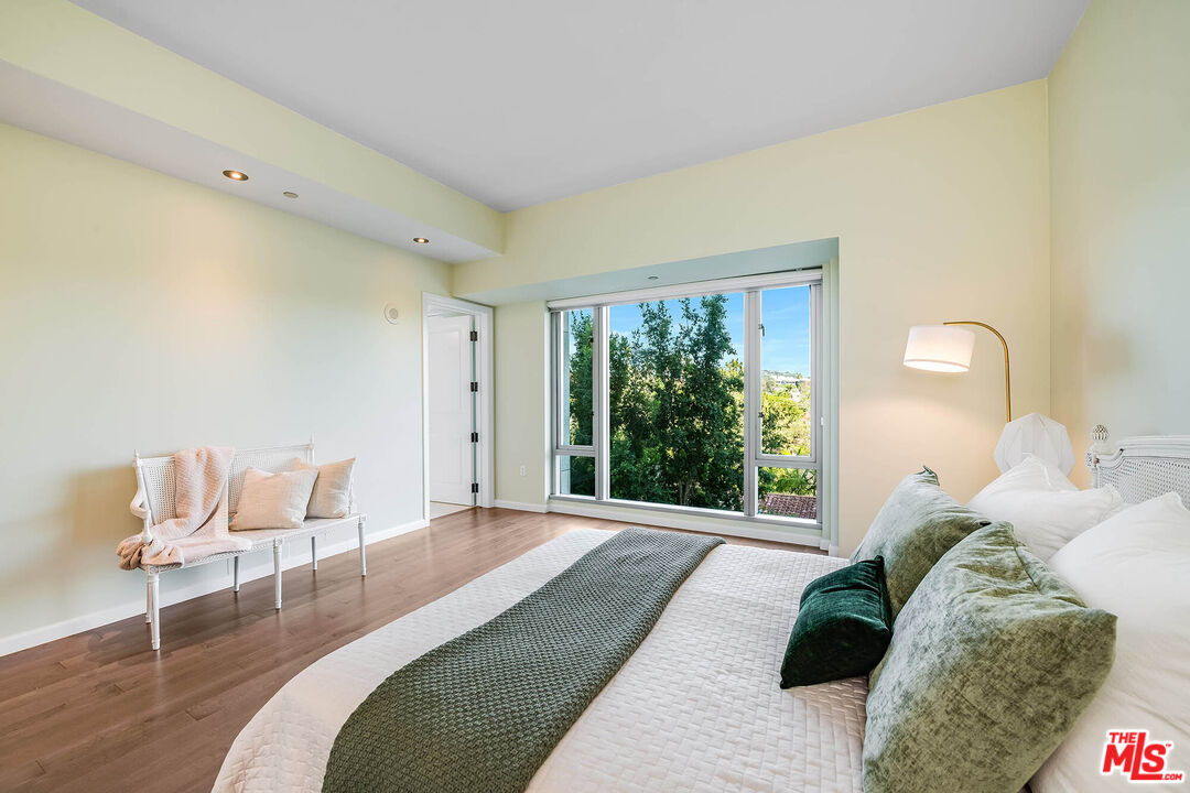 10727 Wilshire Blvd Unit: 502