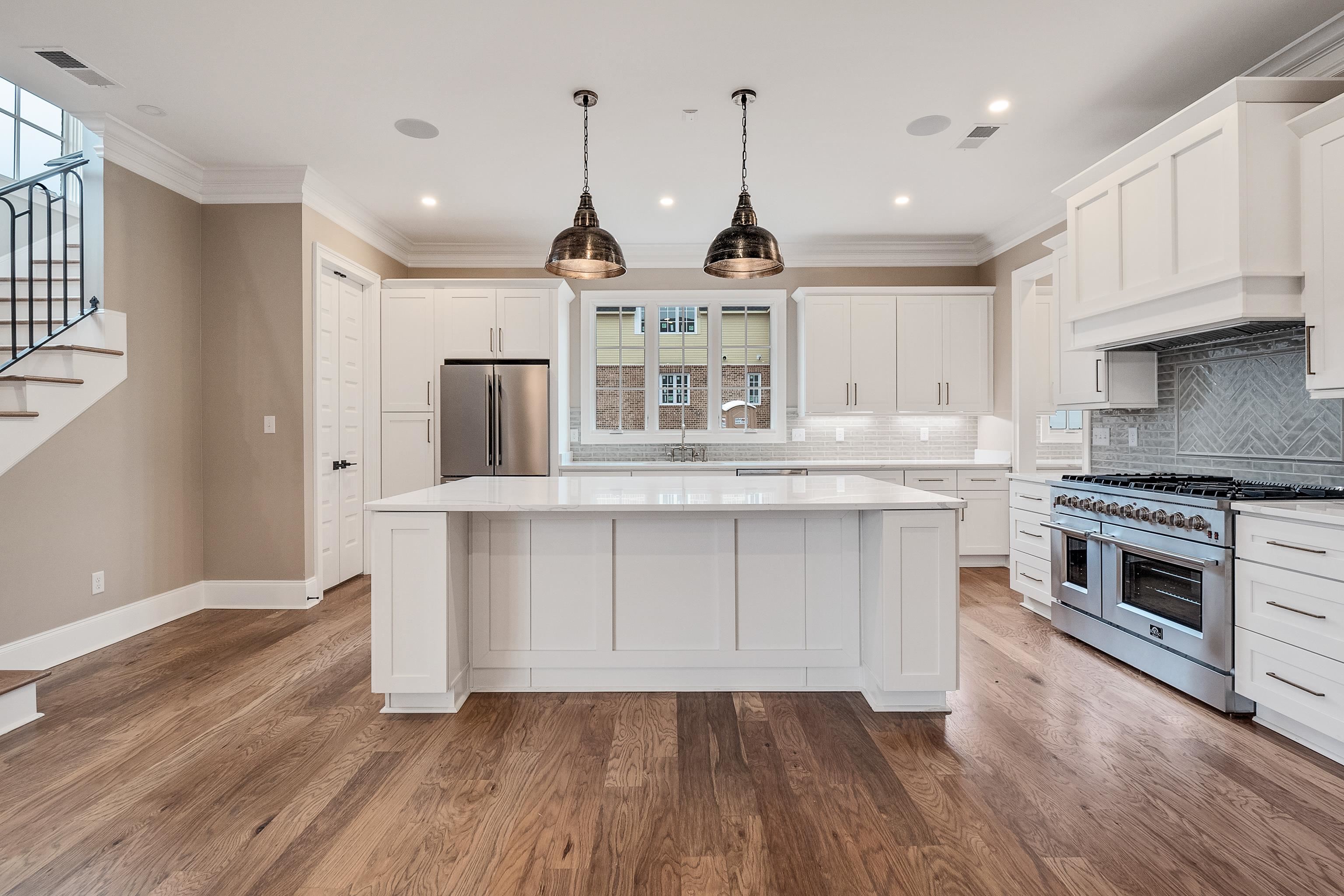 5034 HENRY HEIGHTS DR