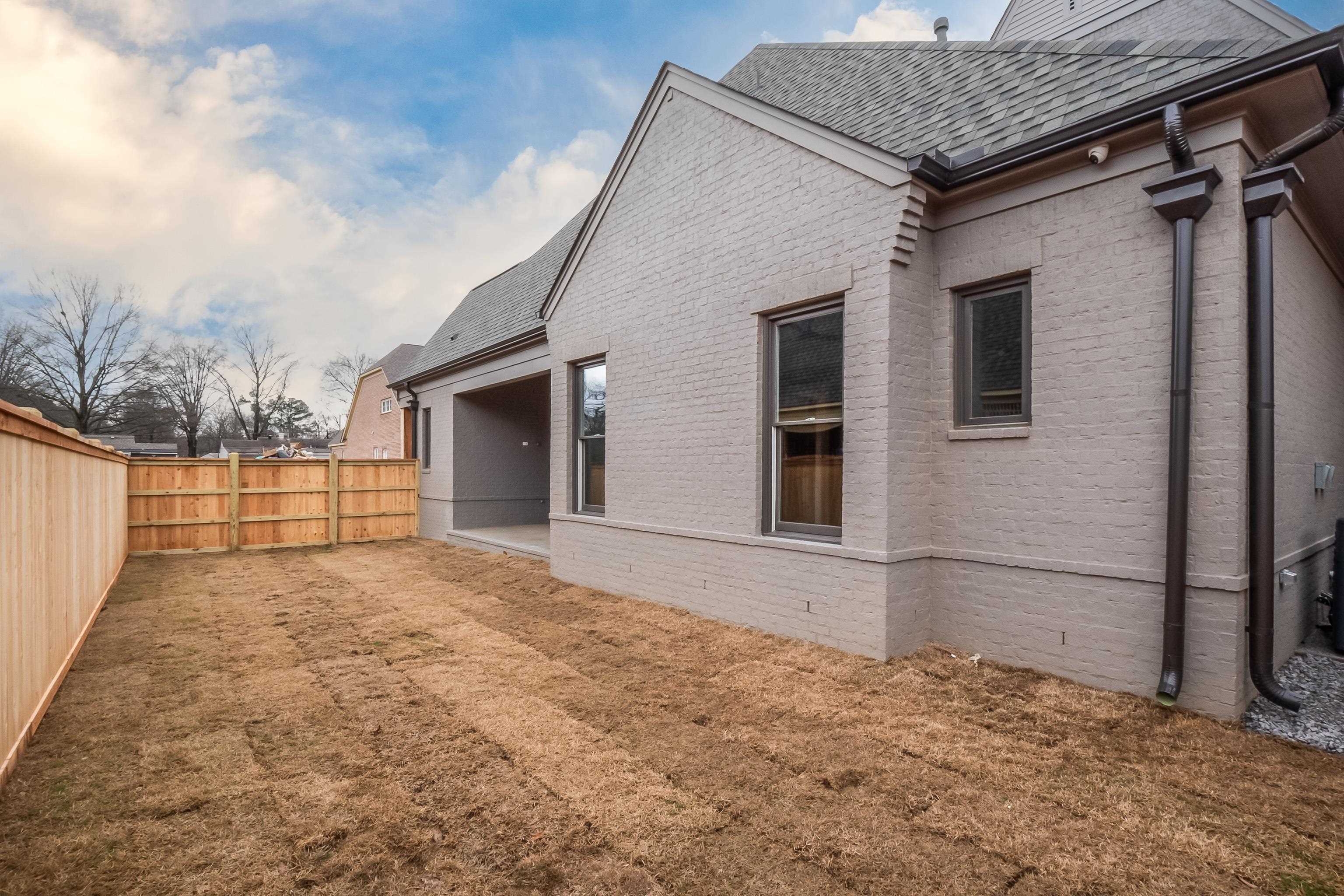 5034 HENRY HEIGHTS DR