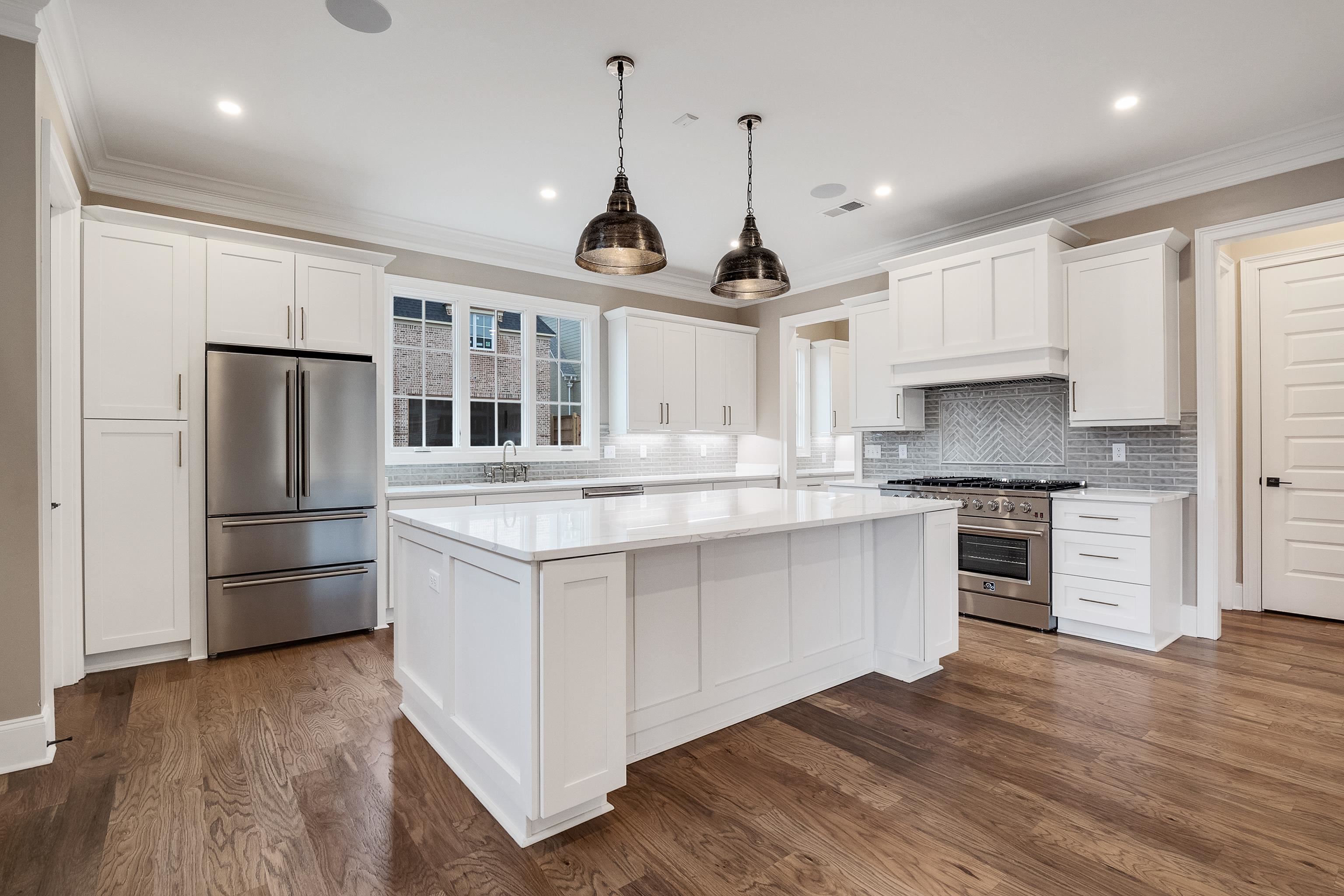 5034 HENRY HEIGHTS DR