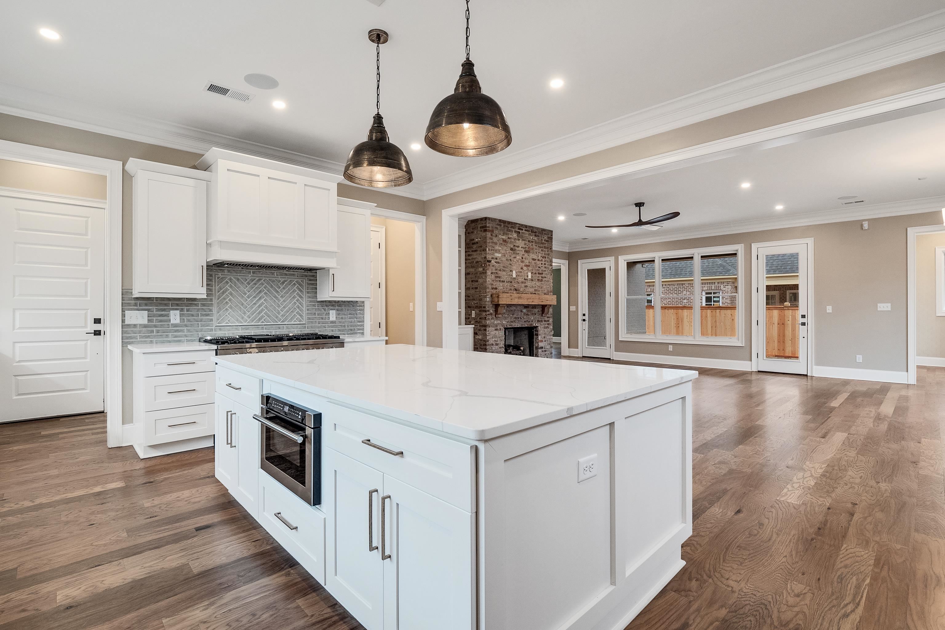 5034 HENRY HEIGHTS DR