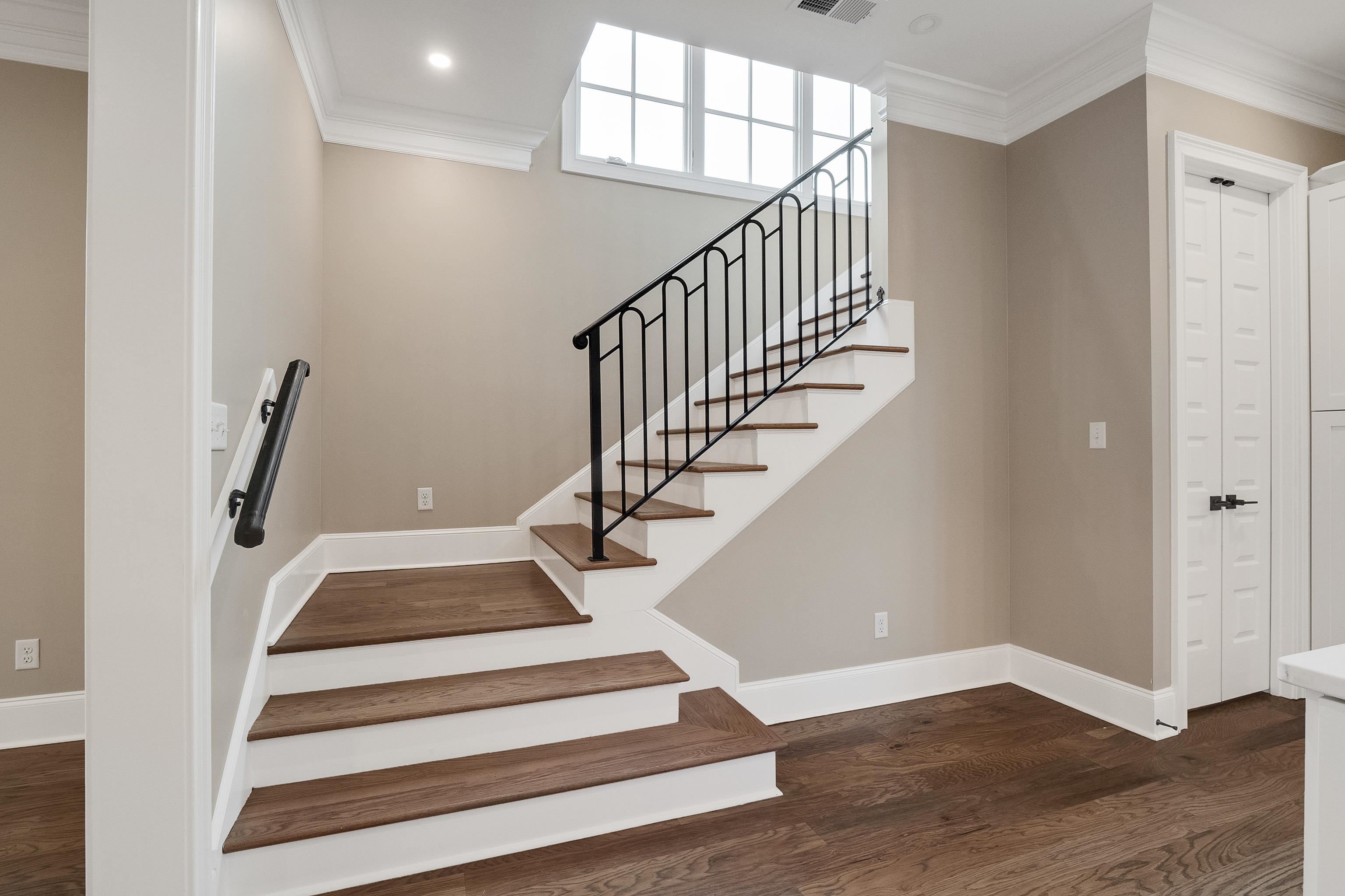 5034 HENRY HEIGHTS DR