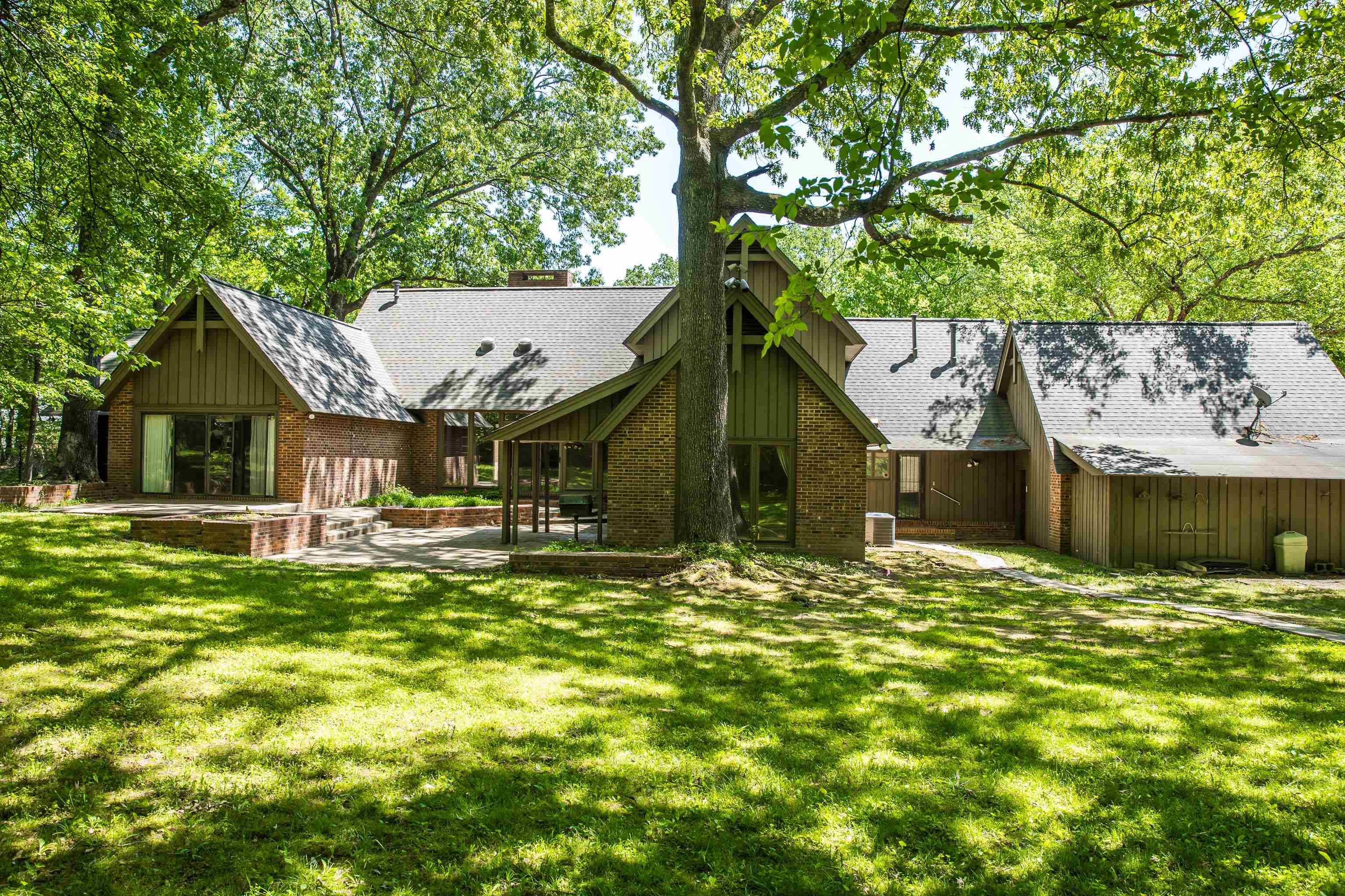307 MEADOWGROVE LN