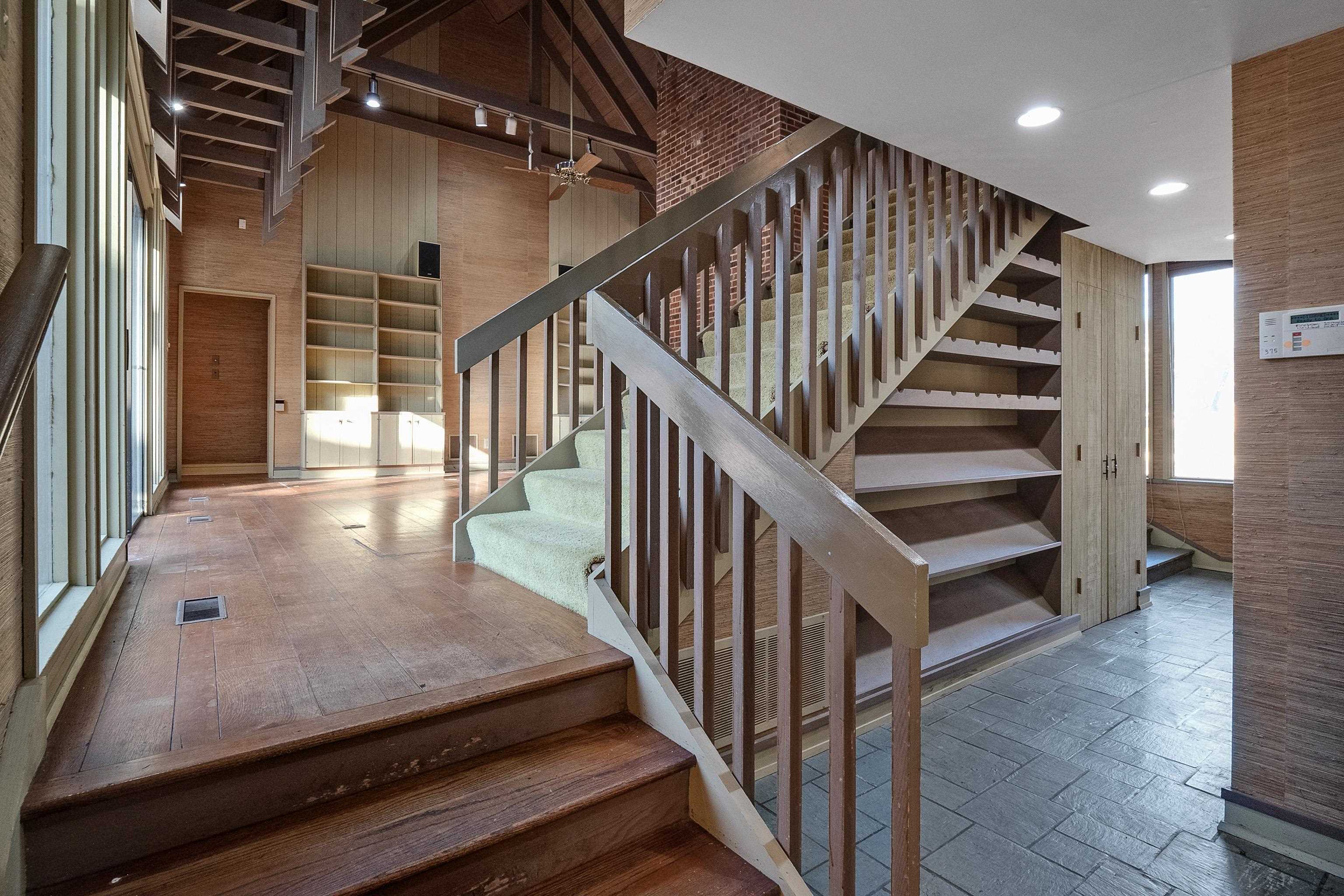 307 MEADOWGROVE LN