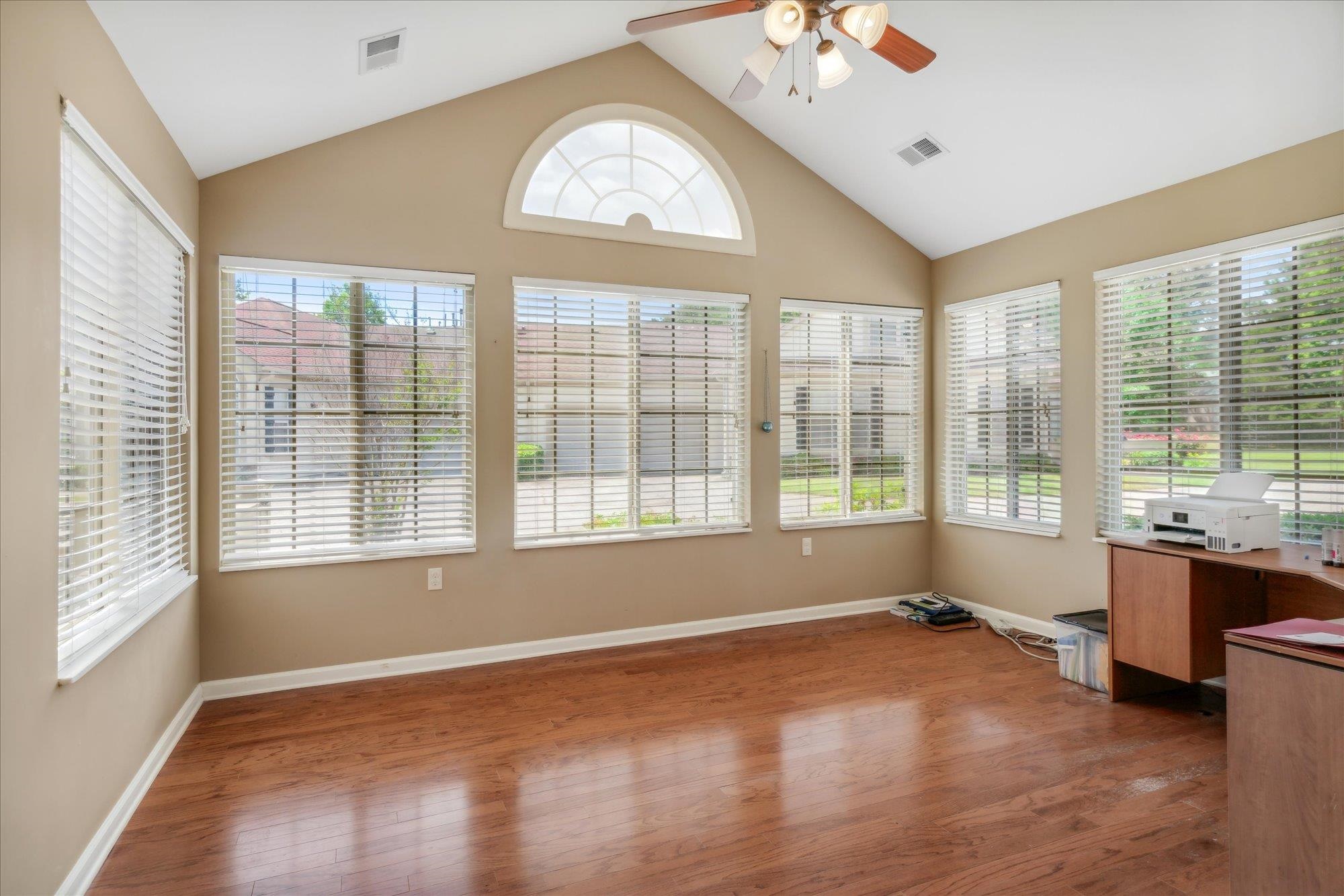 1717 W SOUTHFIELD CIR W