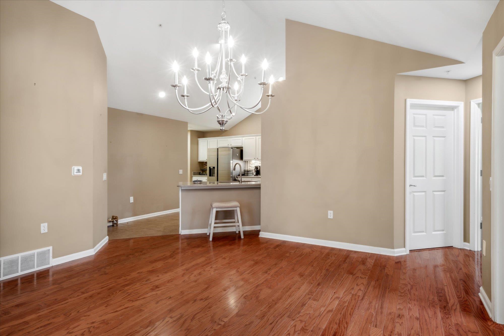 1717 W SOUTHFIELD CIR W