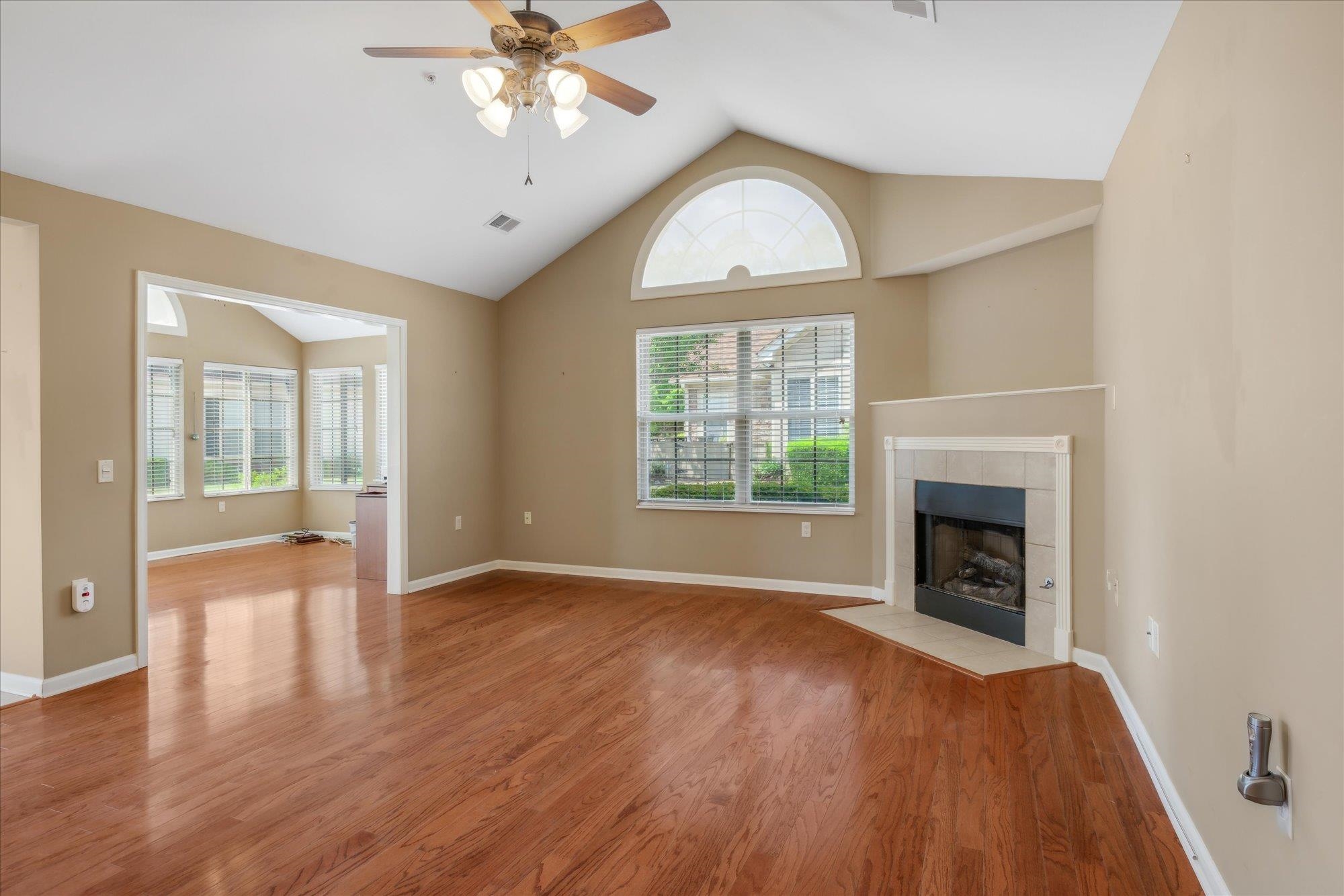 1717 W SOUTHFIELD CIR W