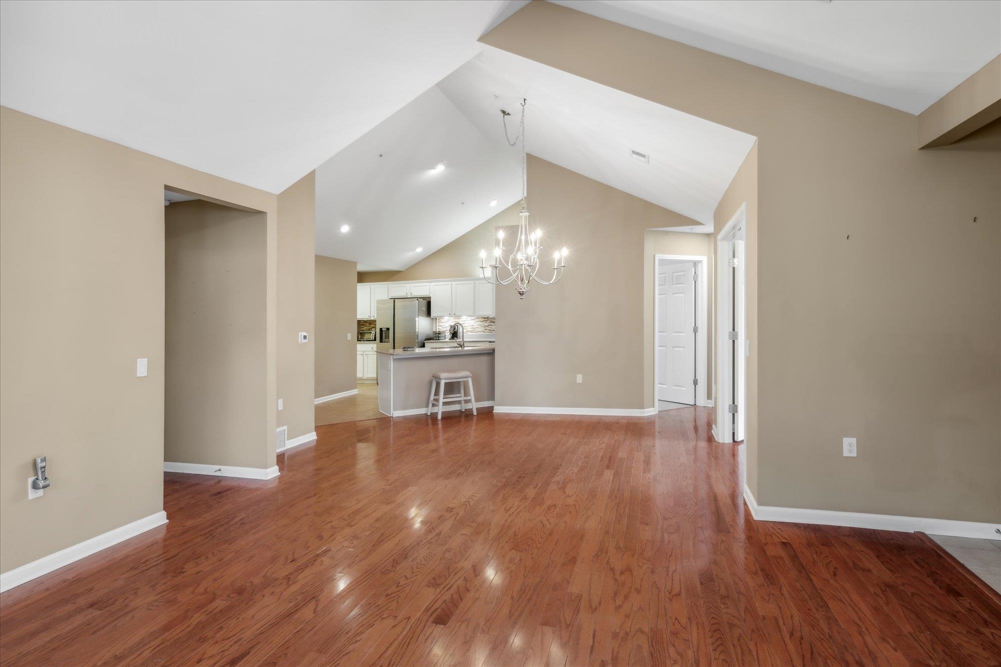 1717 W SOUTHFIELD CIR W