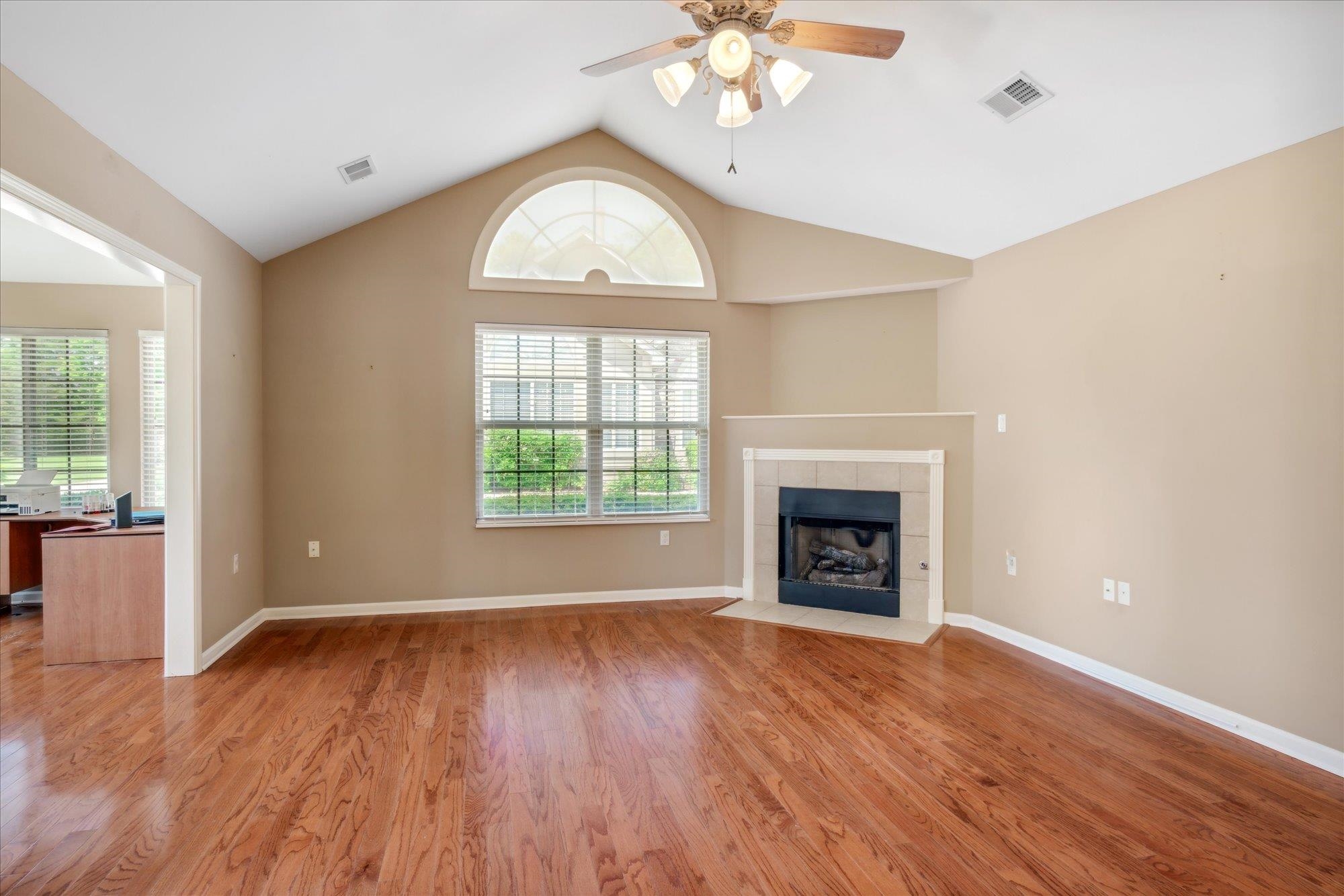 1717 W SOUTHFIELD CIR W