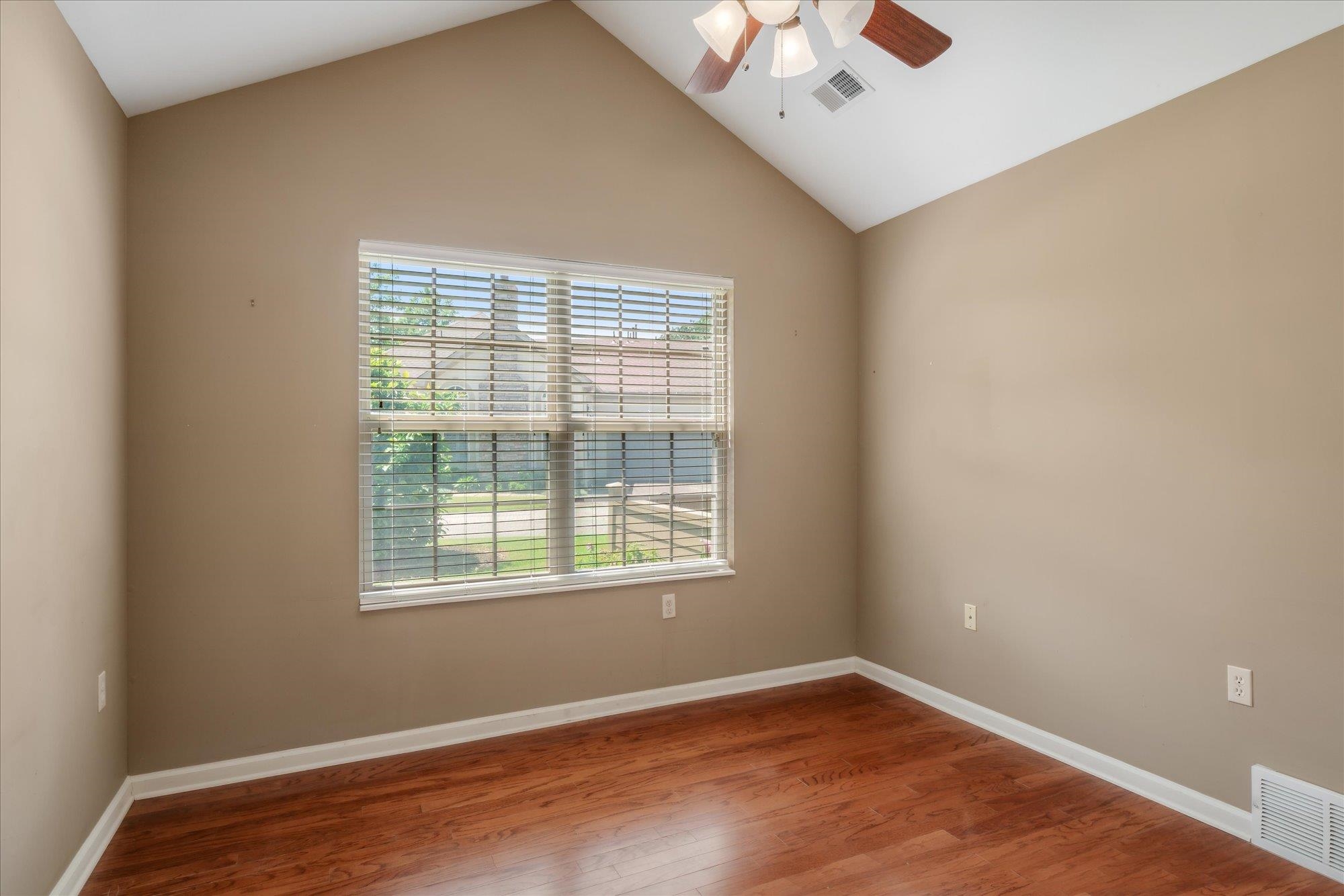 1717 W SOUTHFIELD CIR W