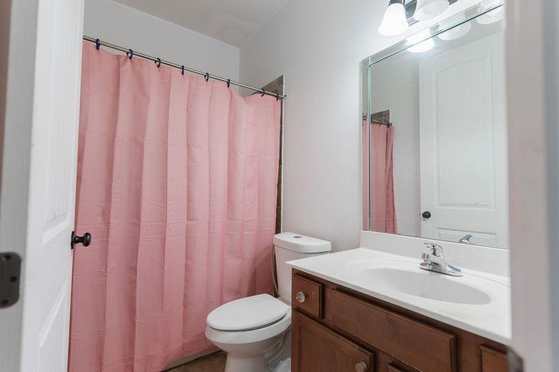 1105 W OLD HEARTHSTONE CIR