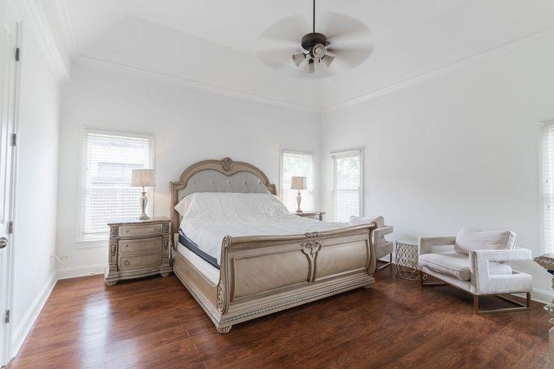 1105 W OLD HEARTHSTONE CIR