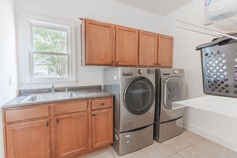 1105 W OLD HEARTHSTONE CIR