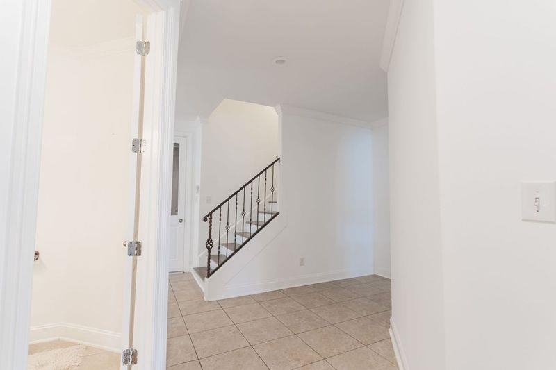 1105 W OLD HEARTHSTONE CIR